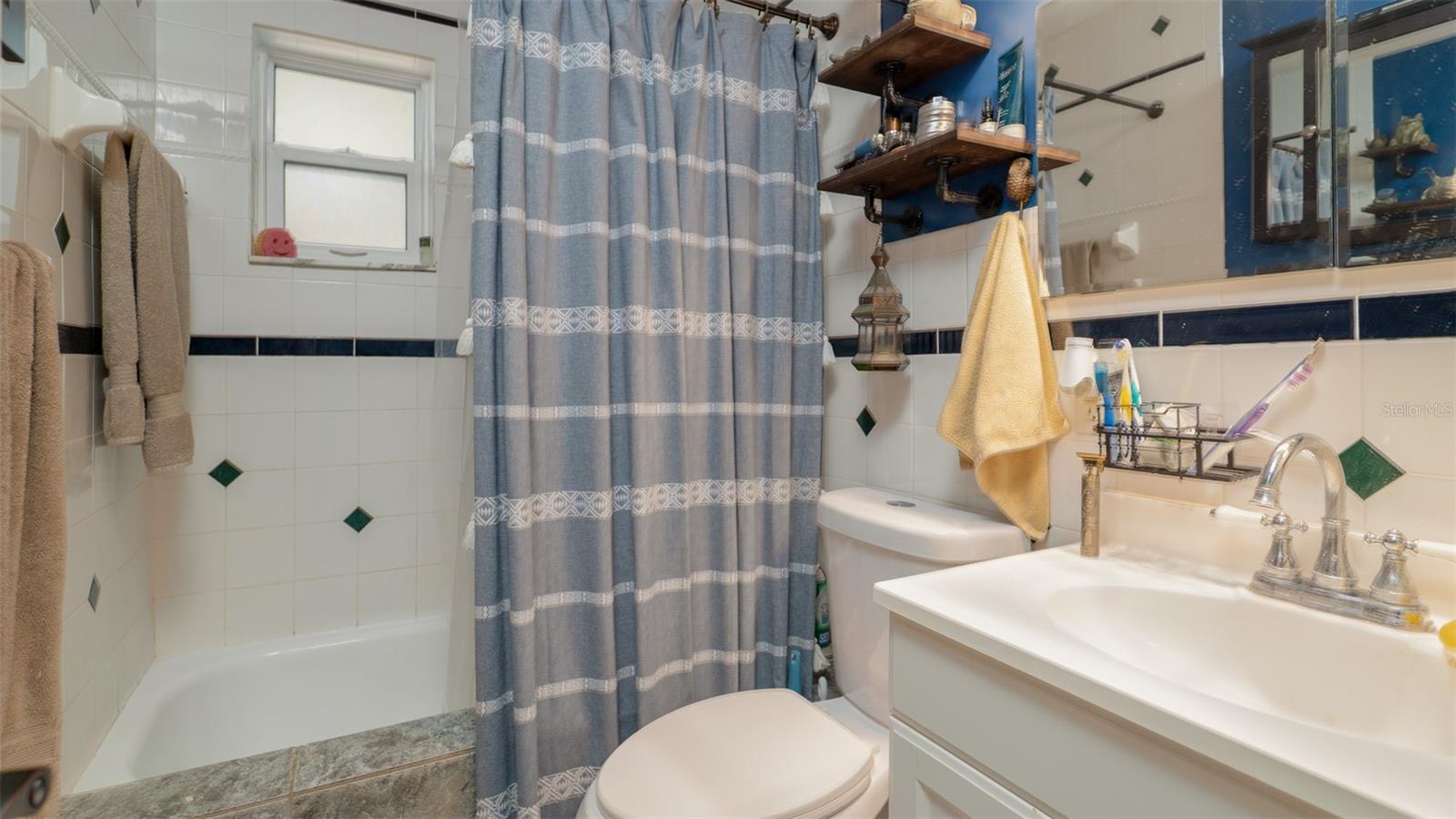 Image 18 of 39 For 5508 9th Avenue N