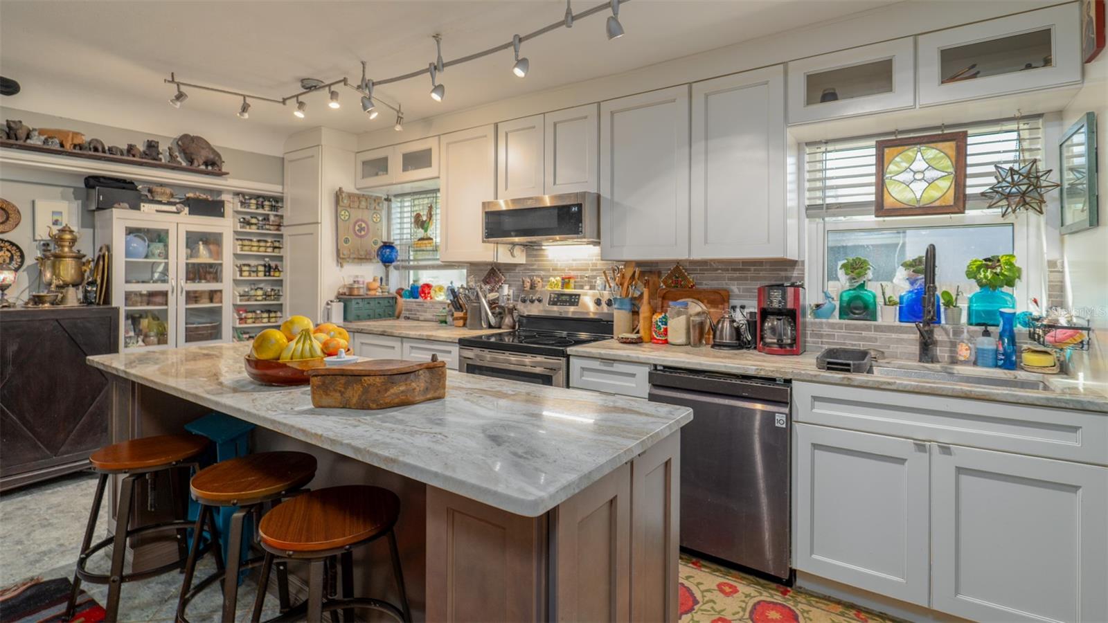 Image 9 of 39 For 5508 9th Avenue N