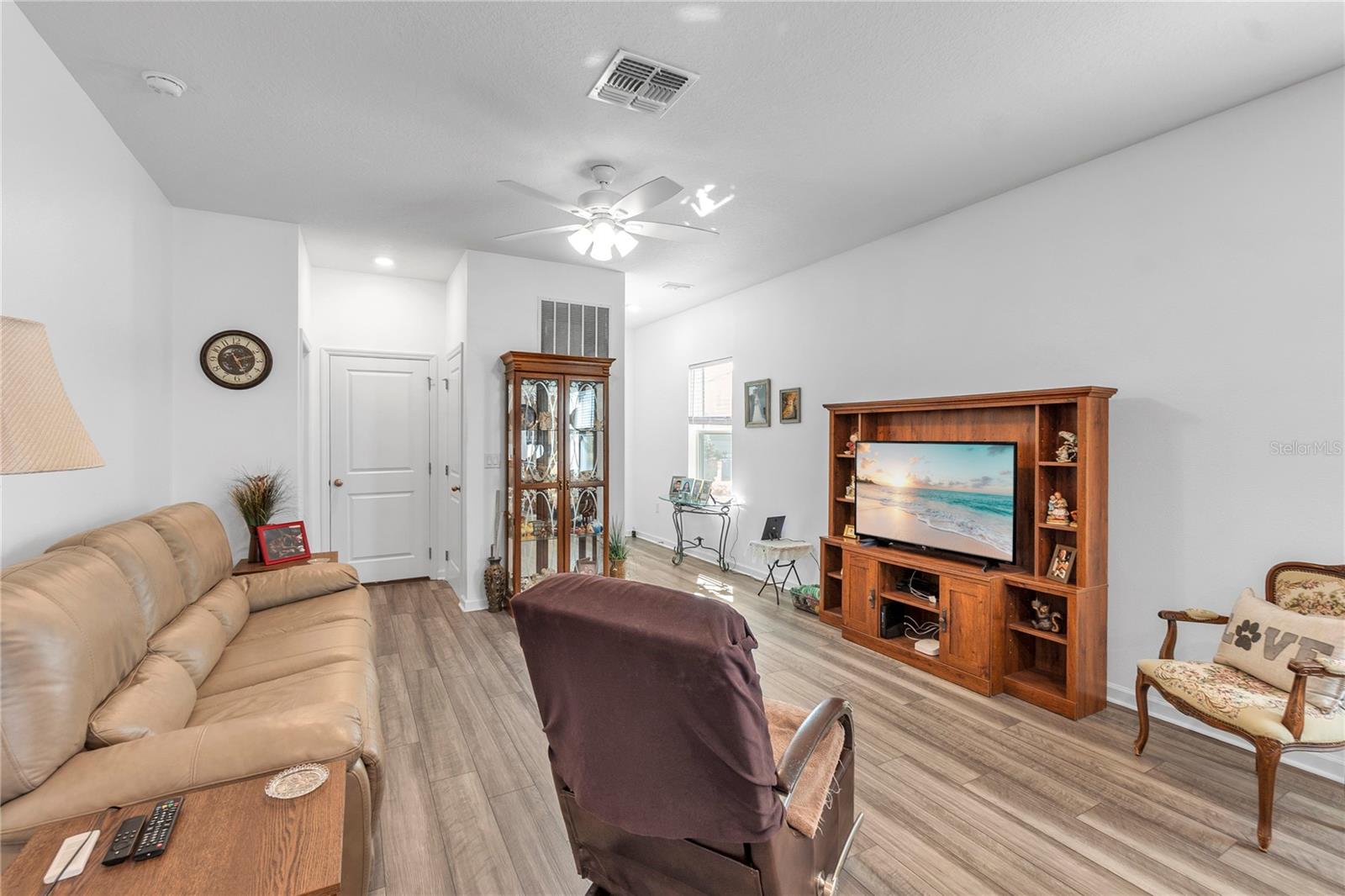 Image 2 of 24 For 10427 Ladybug Cove