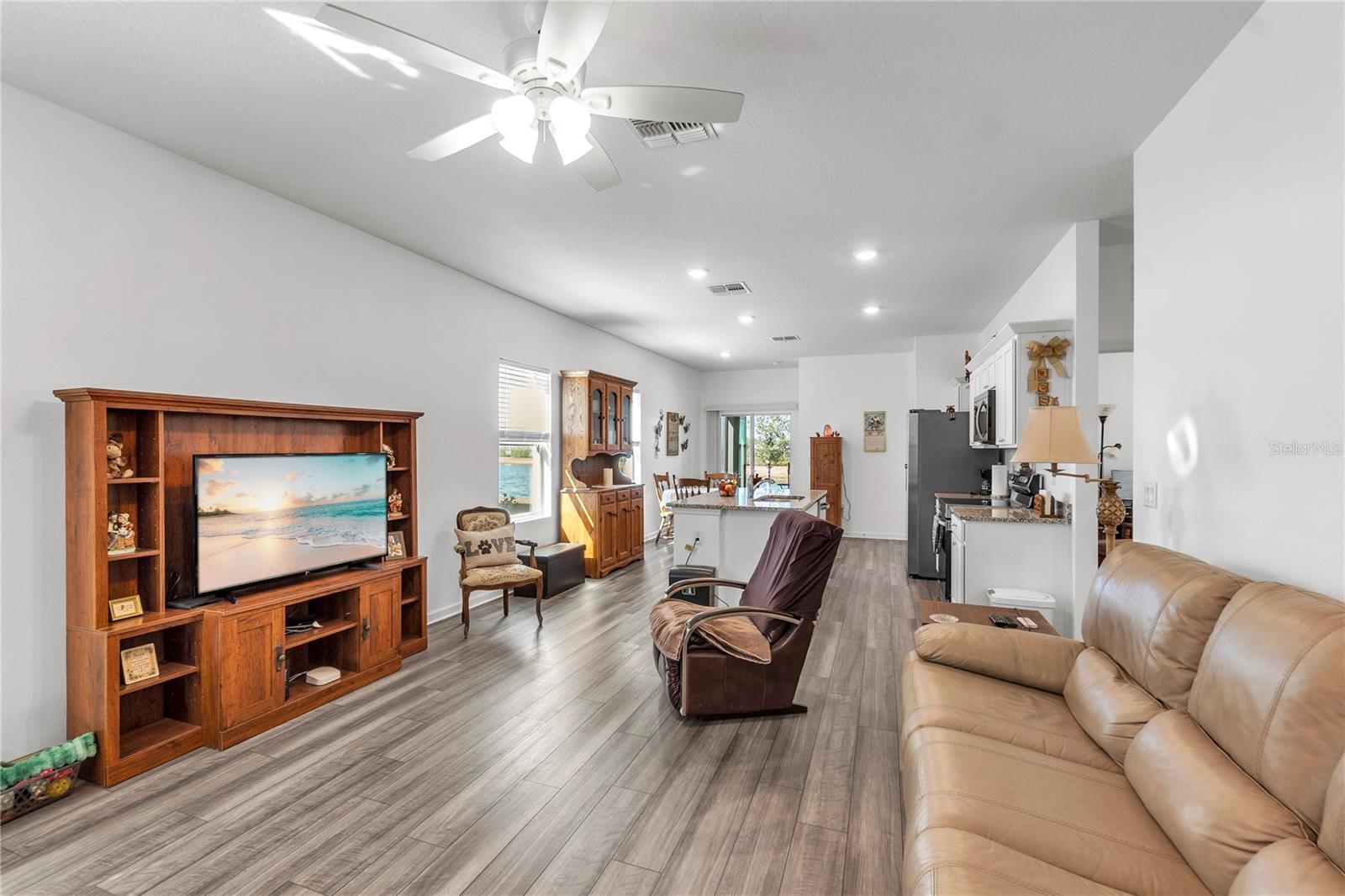 Image 3 of 24 For 10427 Ladybug Cove