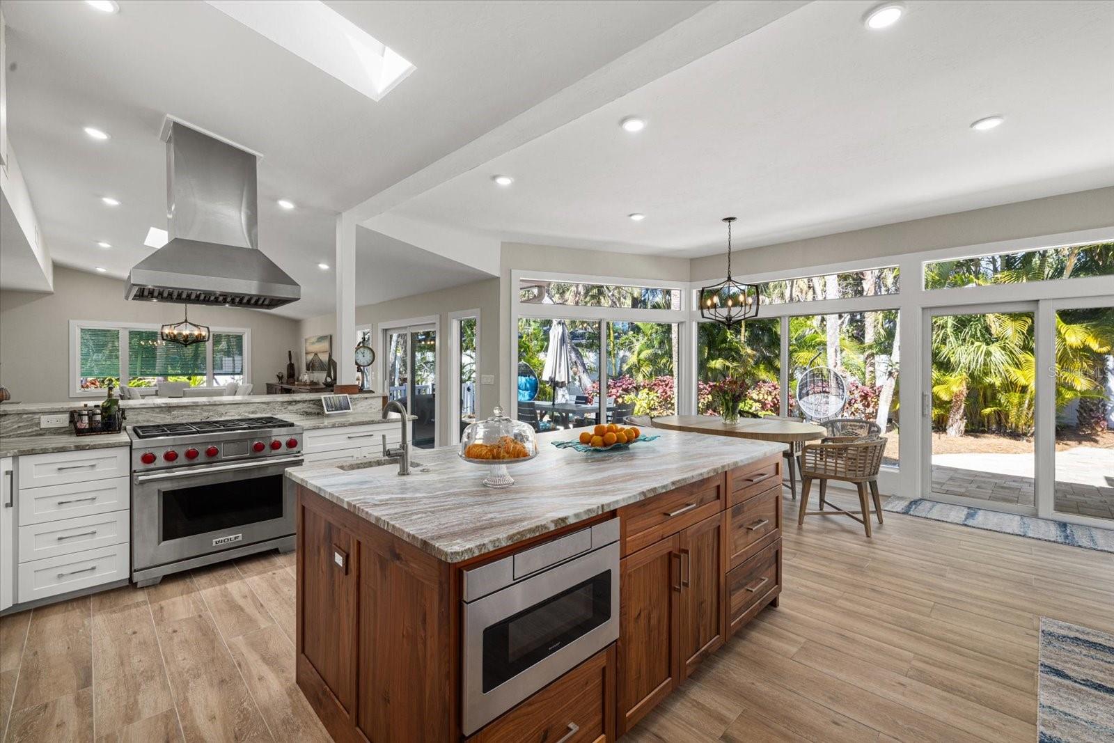 Listing photo id 11 for 5045 Oxford Drive