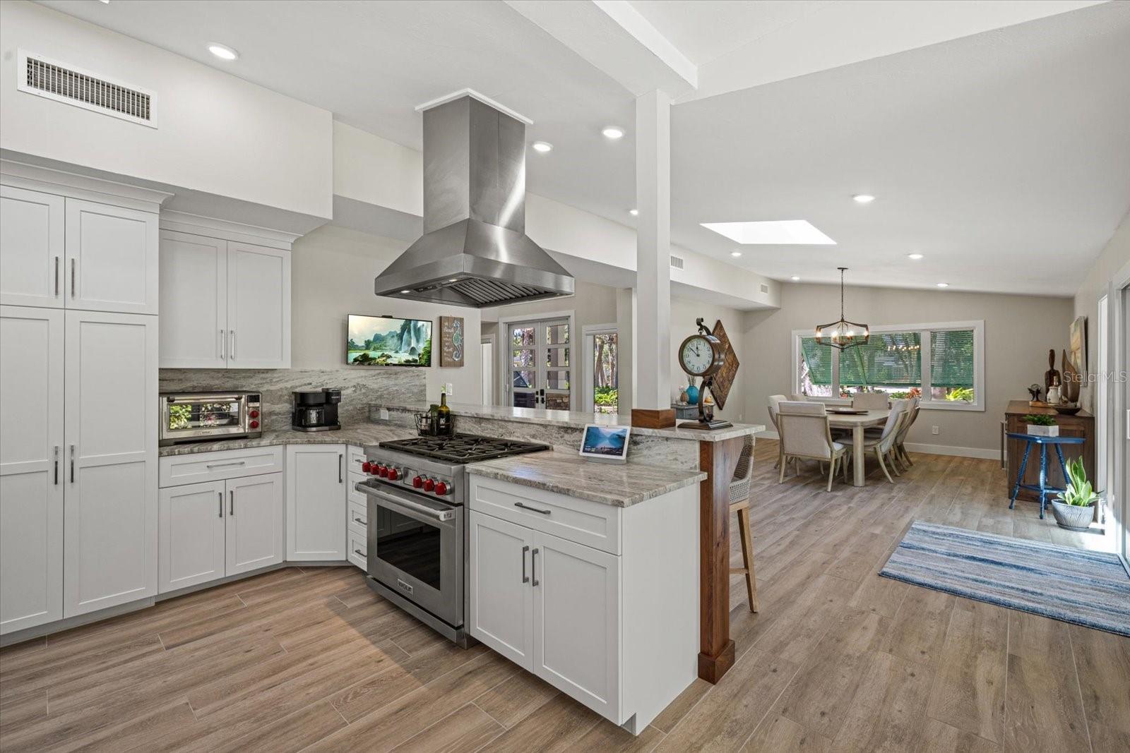 Listing photo id 17 for 5045 Oxford Drive