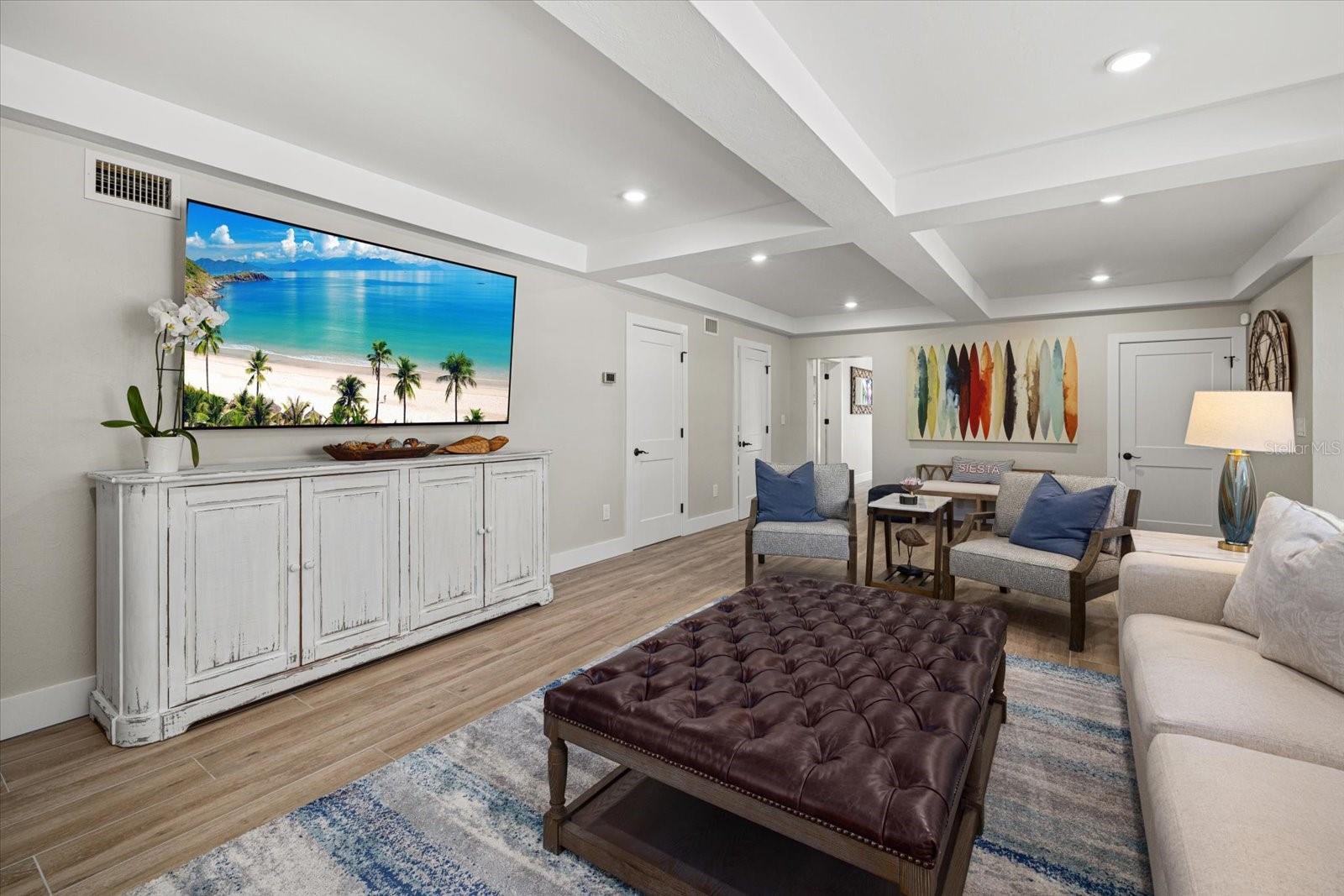 Listing photo id 24 for 5045 Oxford Drive