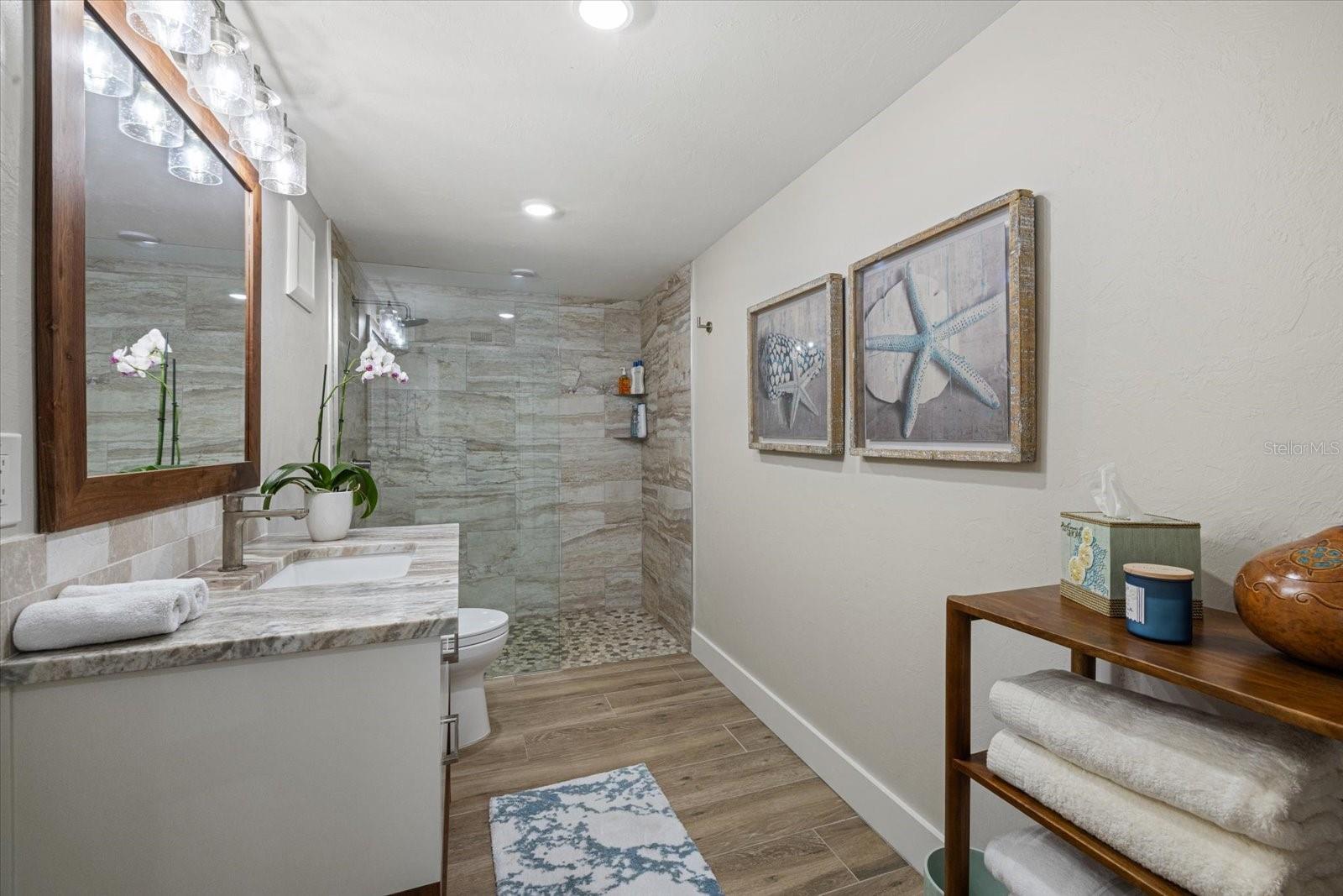 Listing photo id 28 for 5045 Oxford Drive