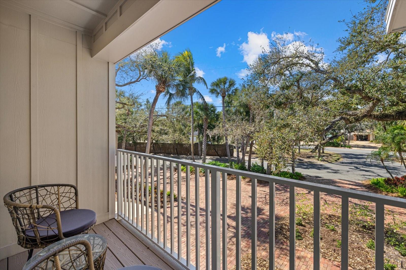 Listing photo id 36 for 5045 Oxford Drive