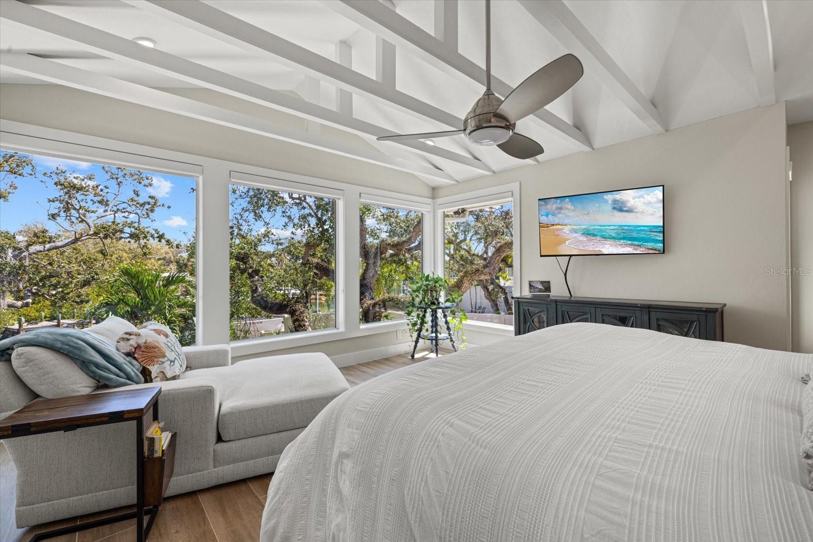 Listing photo id 40 for 5045 Oxford Drive