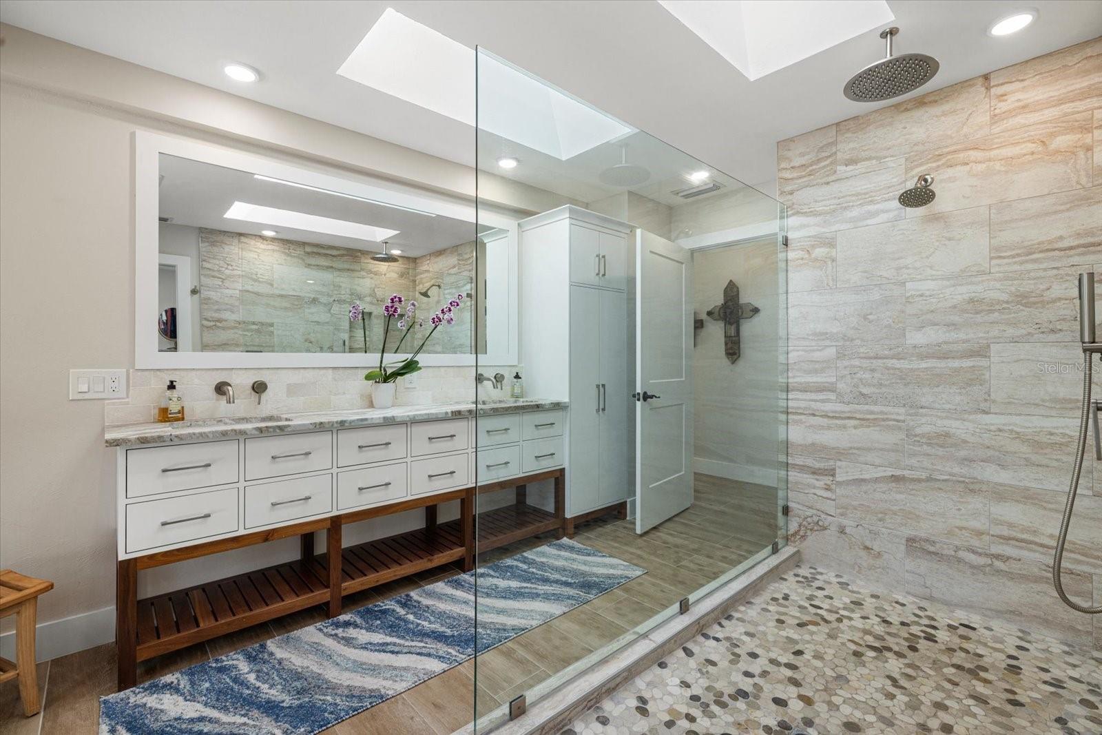 Listing photo id 44 for 5045 Oxford Drive