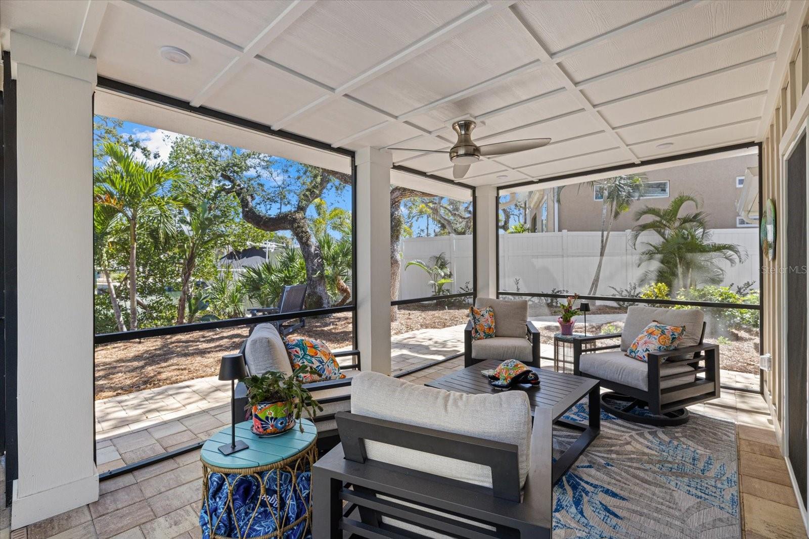 Listing photo id 49 for 5045 Oxford Drive