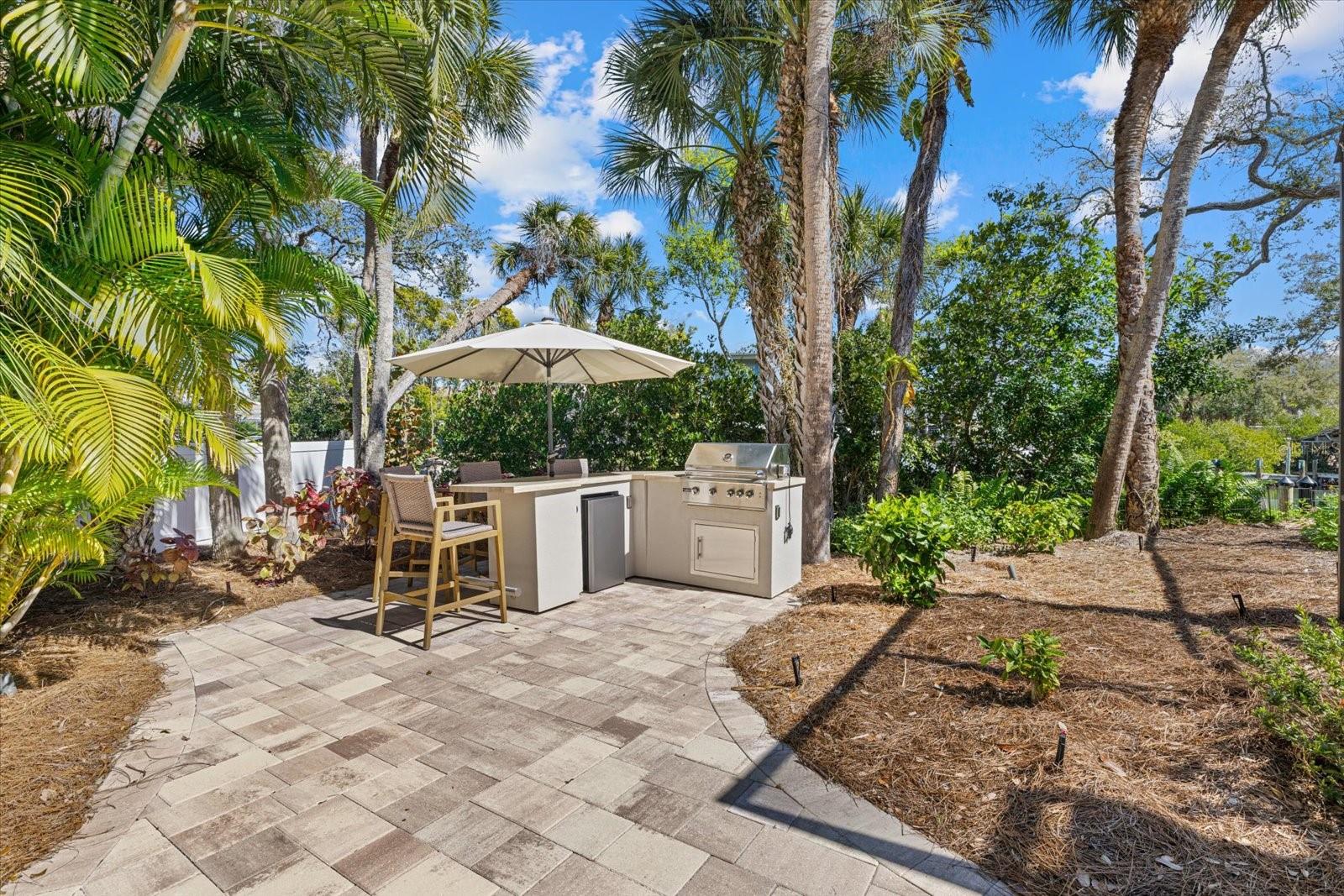 Listing photo id 57 for 5045 Oxford Drive