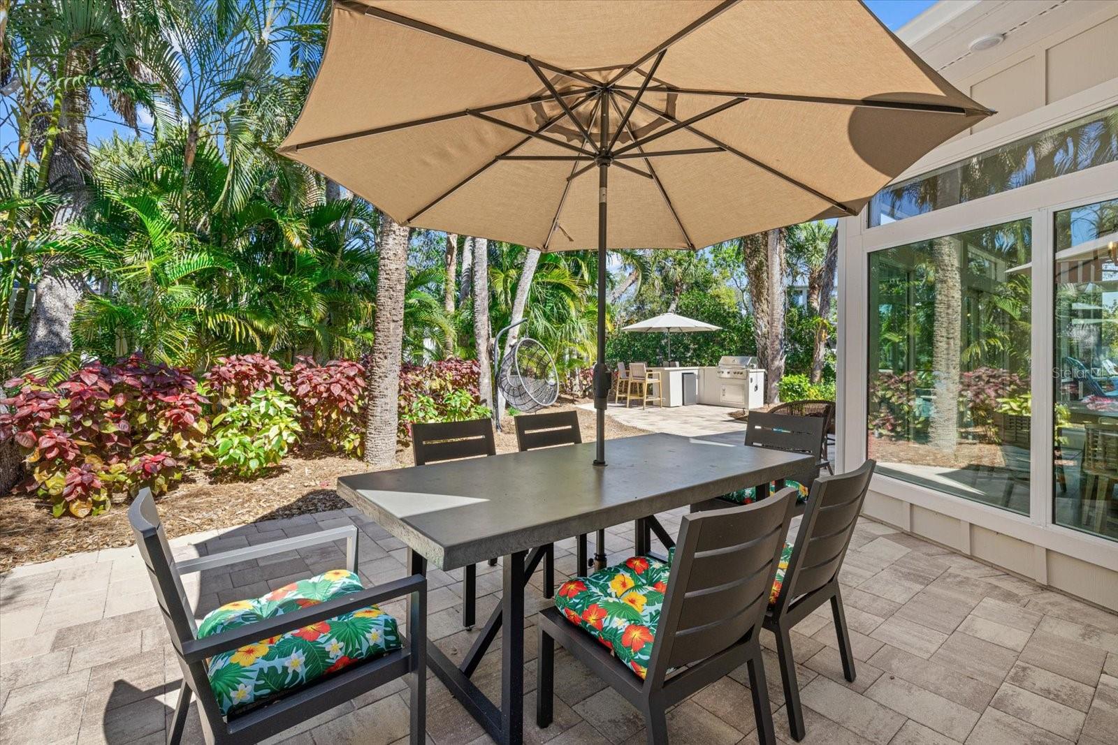 Listing photo id 58 for 5045 Oxford Drive