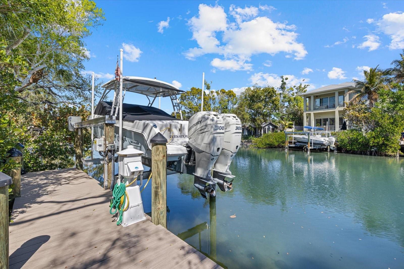 Listing photo id 63 for 5045 Oxford Drive