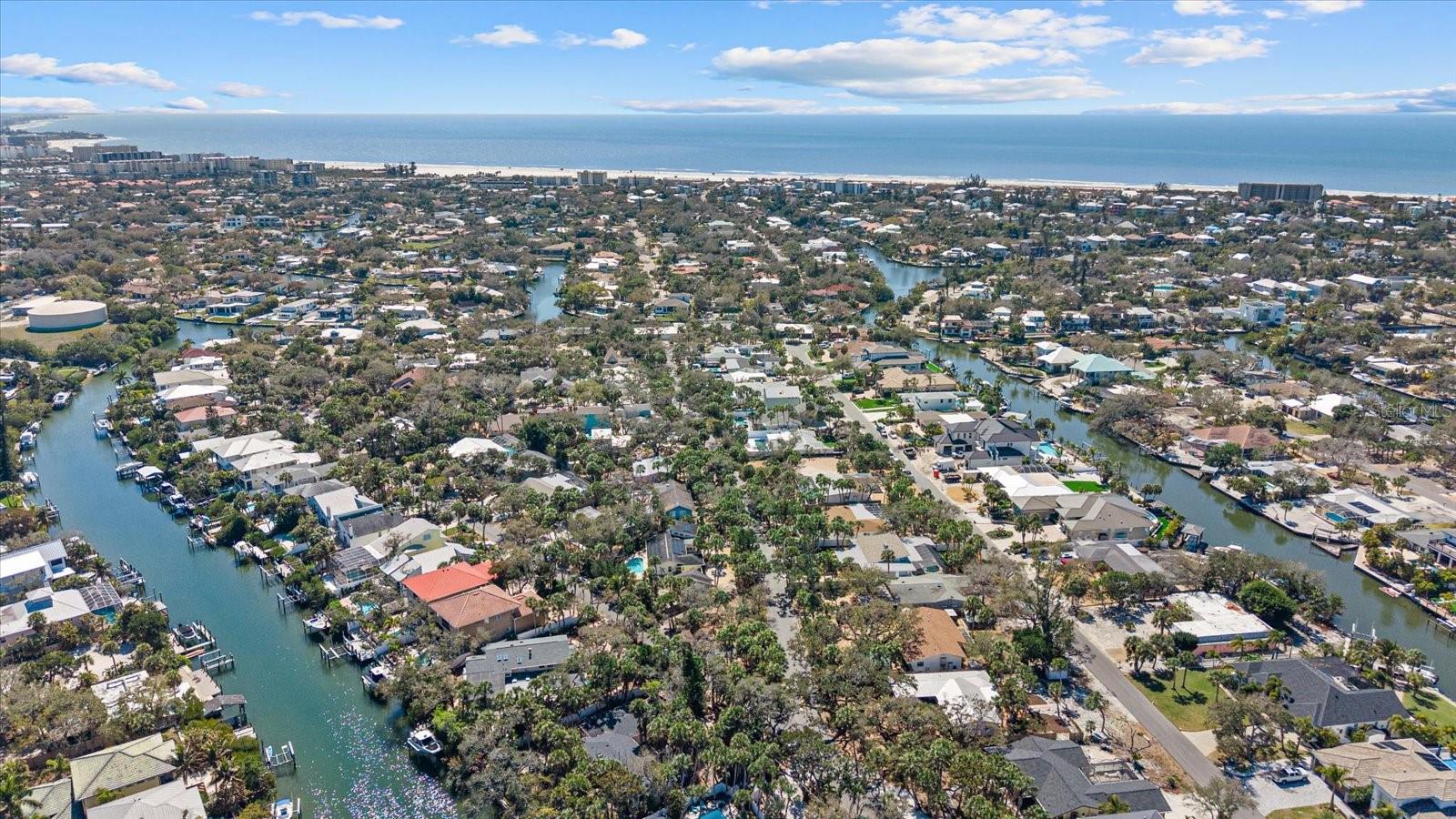 Listing photo id 65 for 5045 Oxford Drive