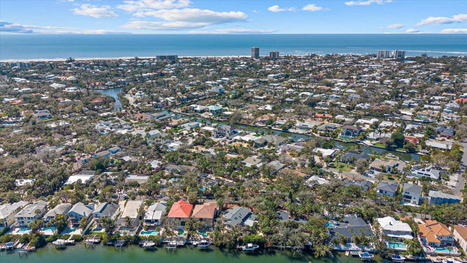 Listing photo id 67 for 5045 Oxford Drive