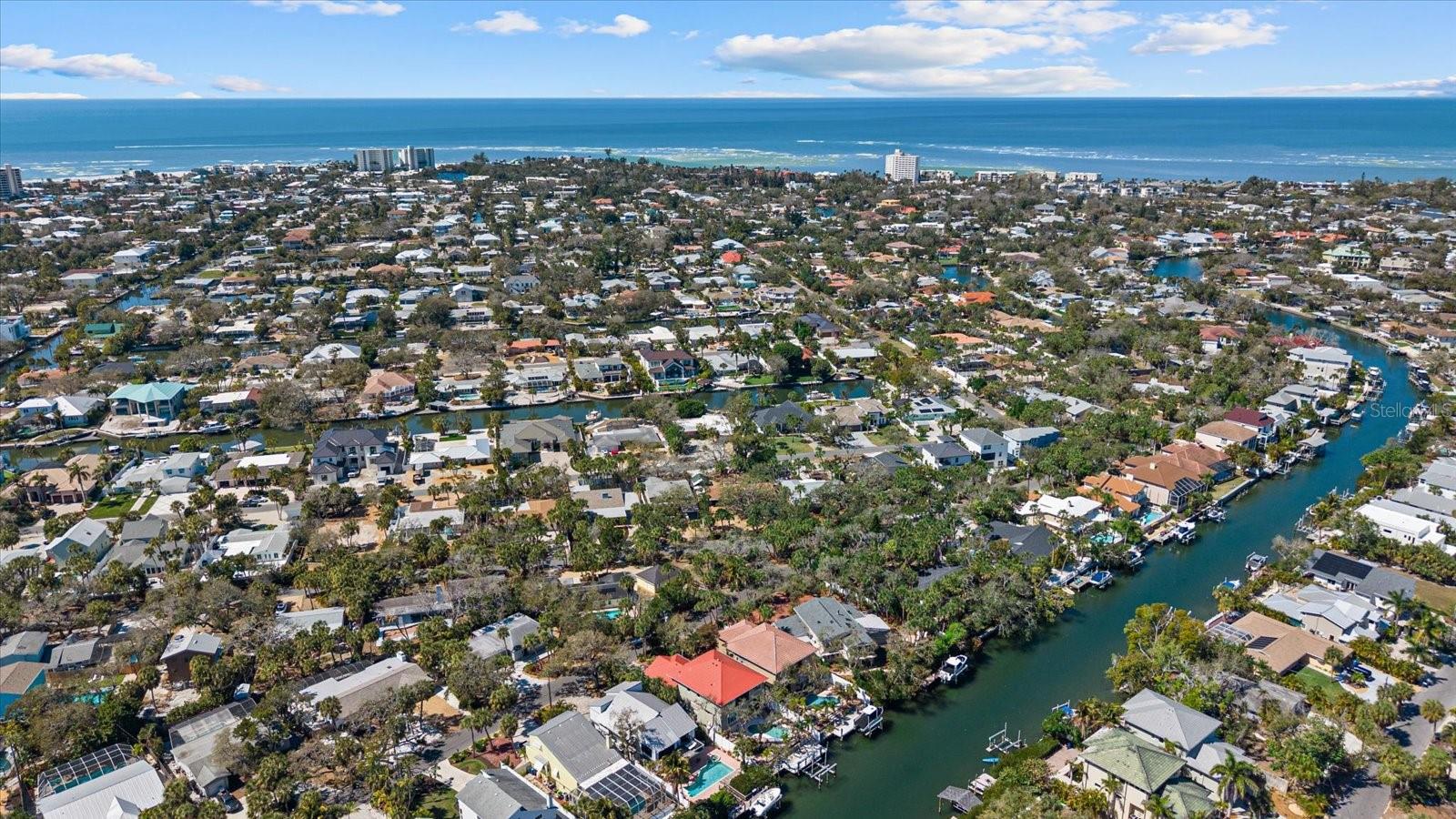 Listing photo id 69 for 5045 Oxford Drive