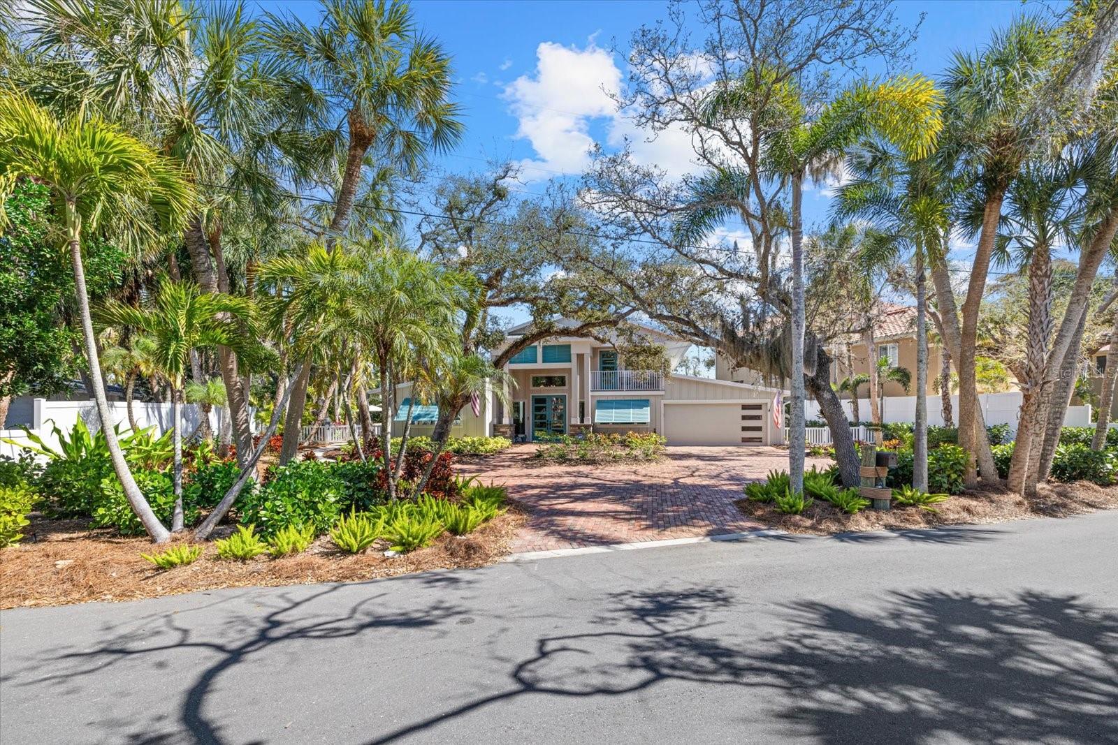 Listing photo id 78 for 5045 Oxford Drive