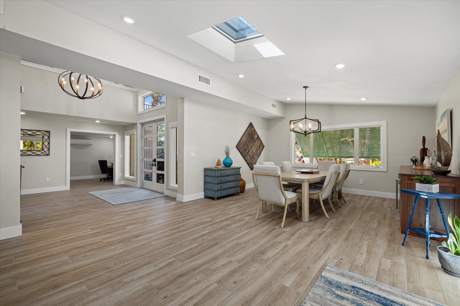 Listing photo id 7 for 5045 Oxford Drive