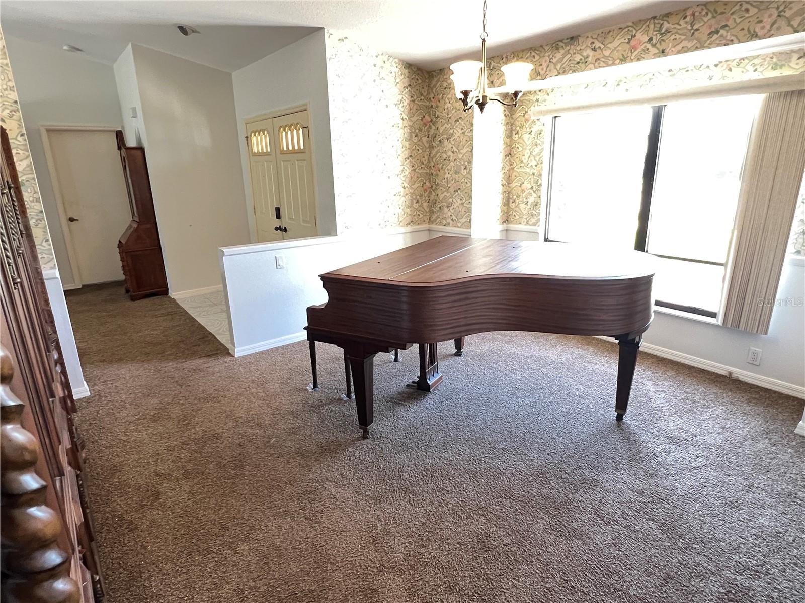 Image 11 of 52 For 19358 Edgewater Drive