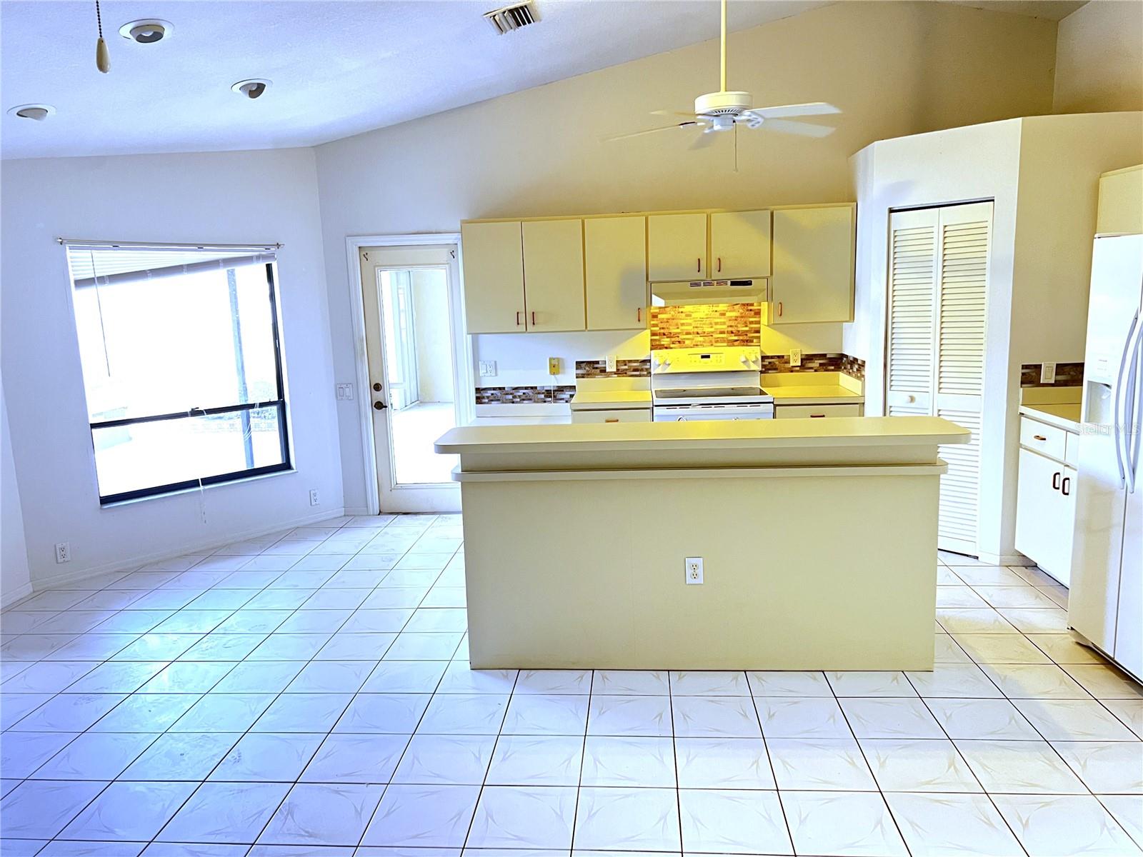 Image 22 of 52 For 19358 Edgewater Drive