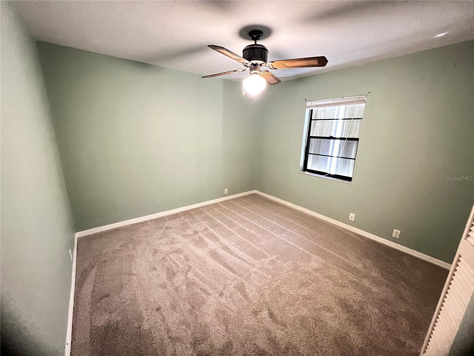 Image 33 of 52 For 19358 Edgewater Drive