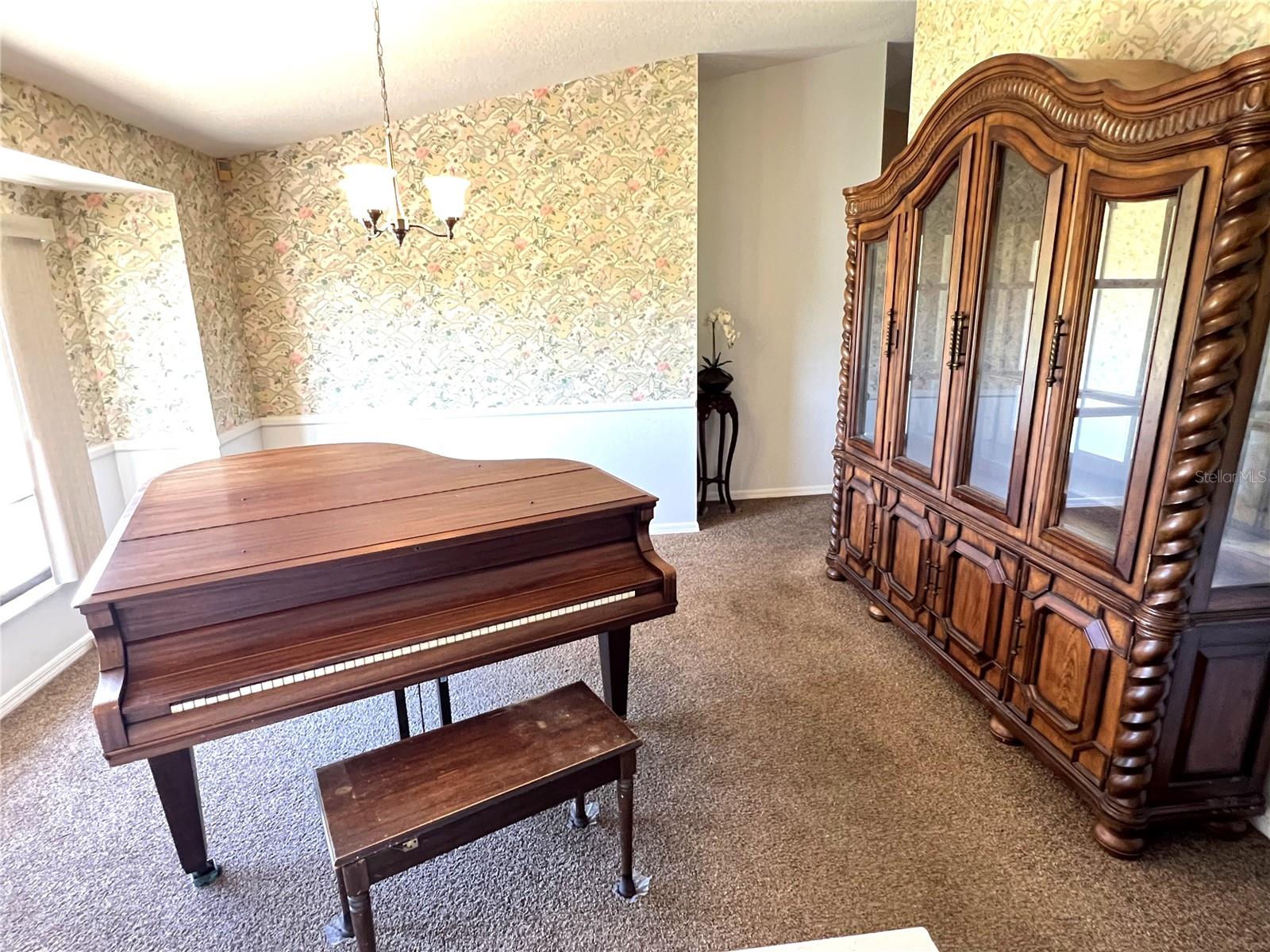 Image 7 of 52 For 19358 Edgewater Drive