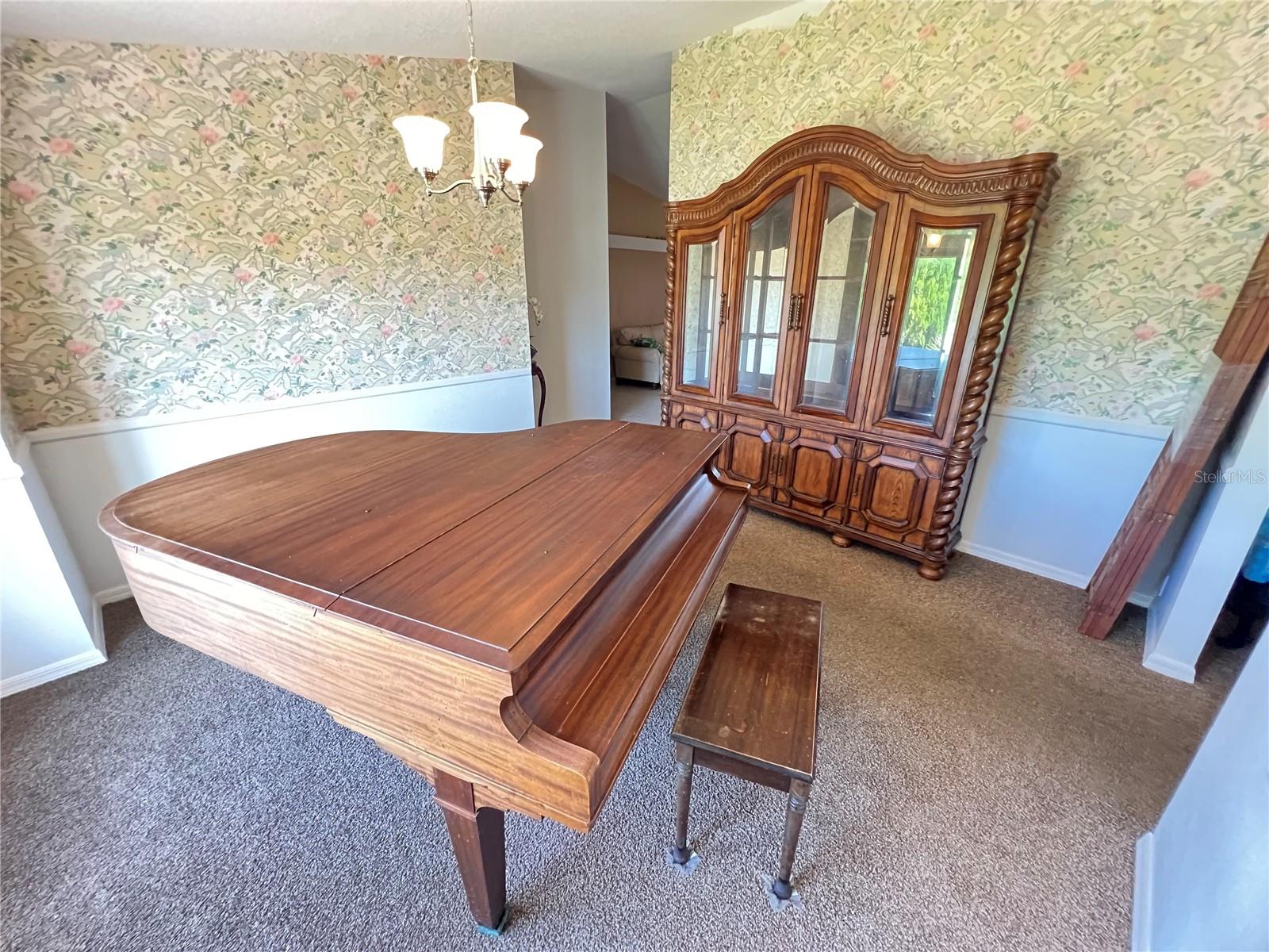 Image 8 of 52 For 19358 Edgewater Drive