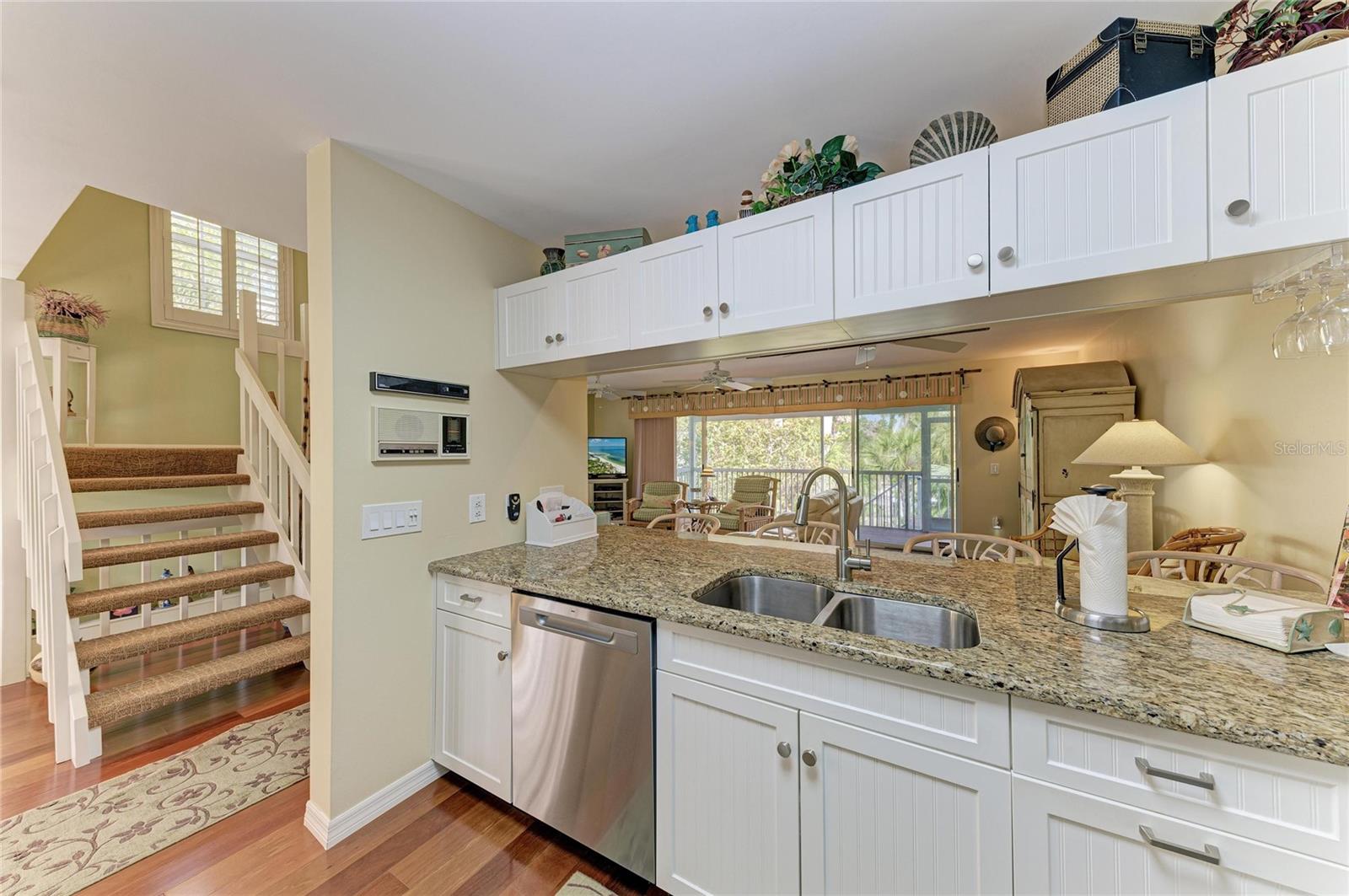 Image 10 of 65 For 6250 Holmes Boulevard 56