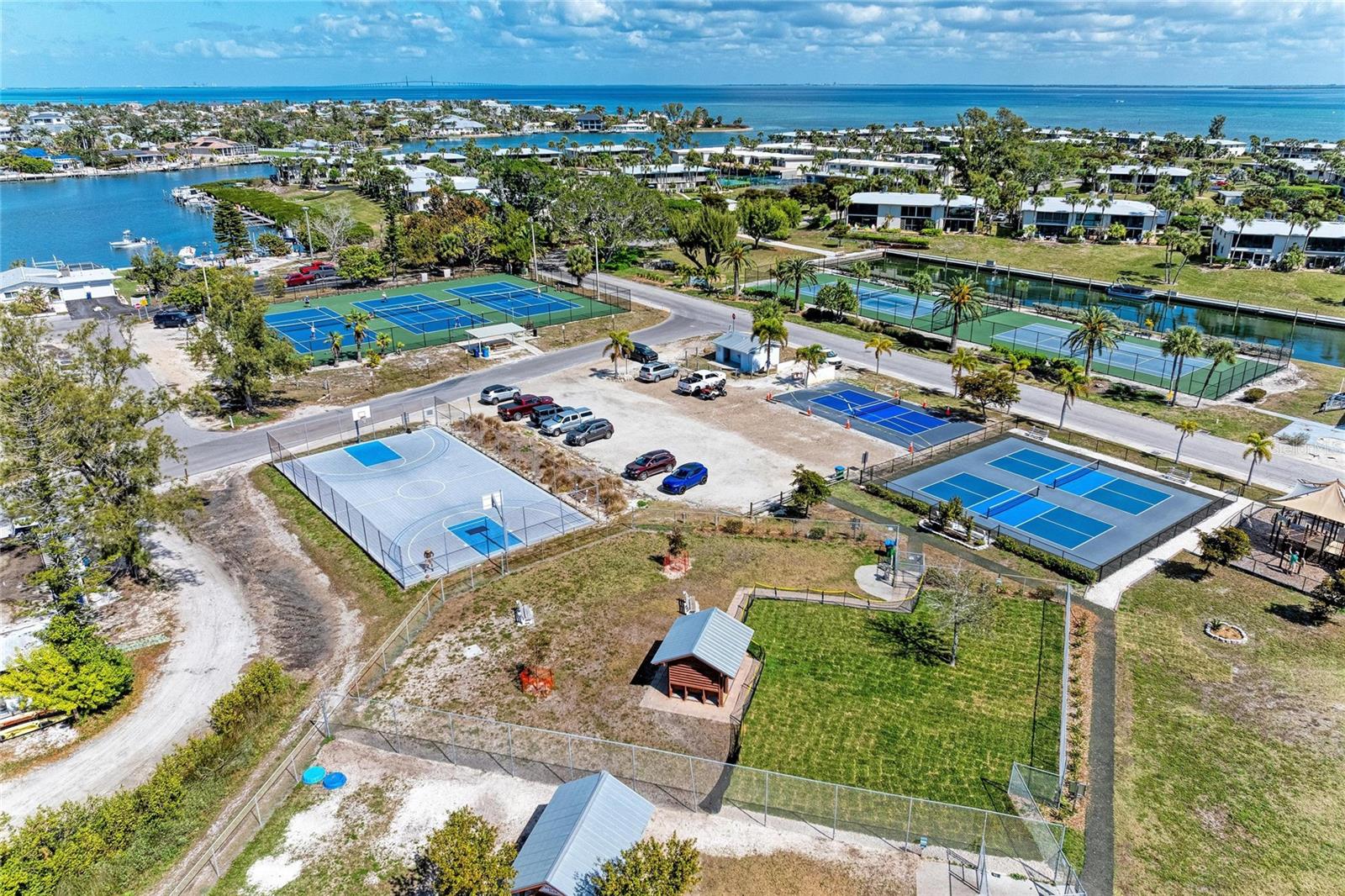 Image 52 of 65 For 6250 Holmes Boulevard 56