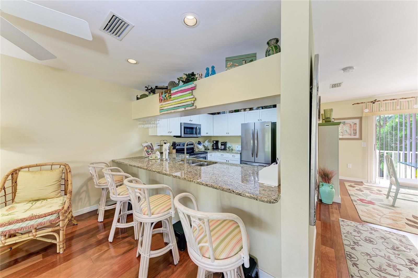 Image 8 of 65 For 6250 Holmes Boulevard 56