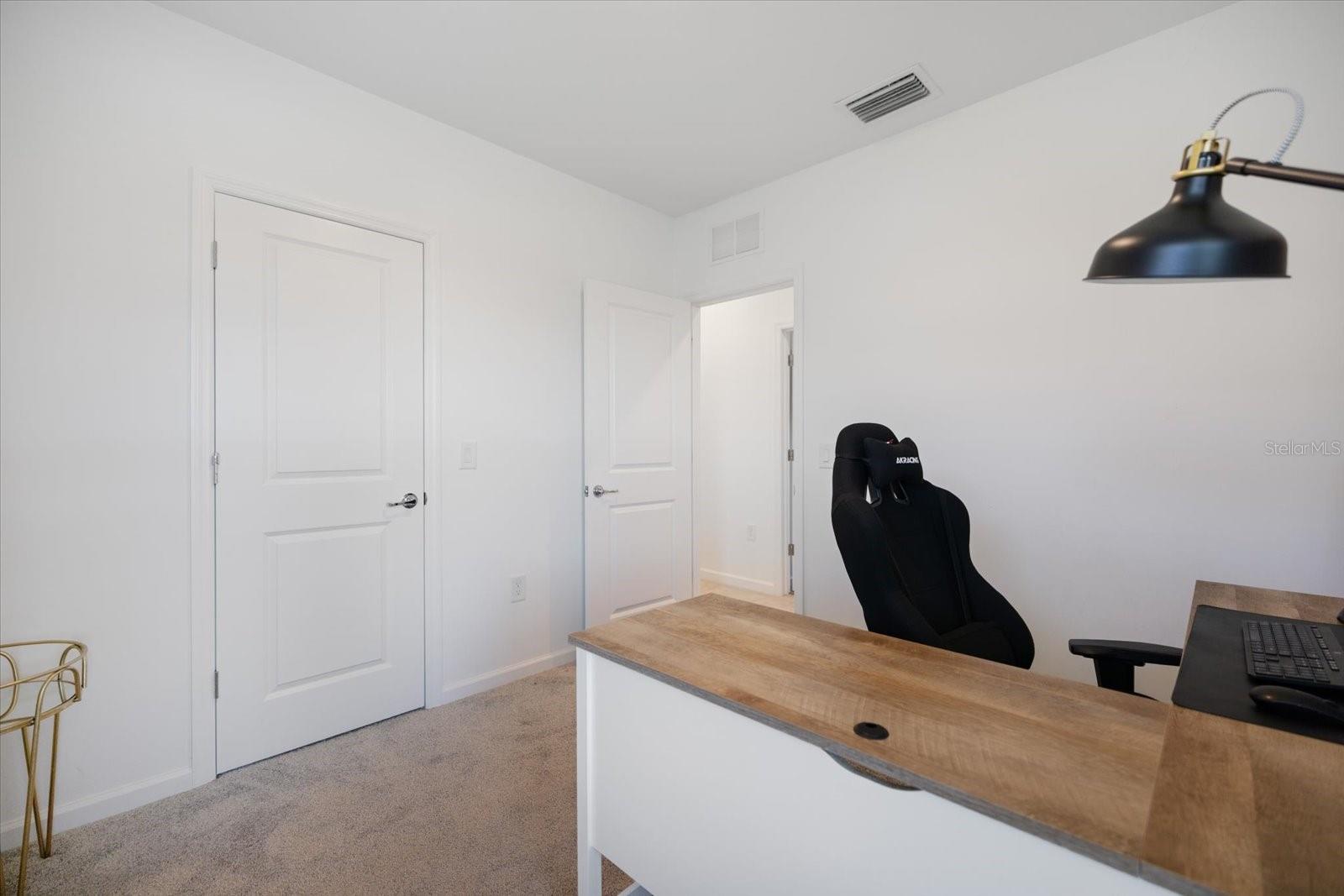 Image 19 of 38 For 6512 Silverstar Drive