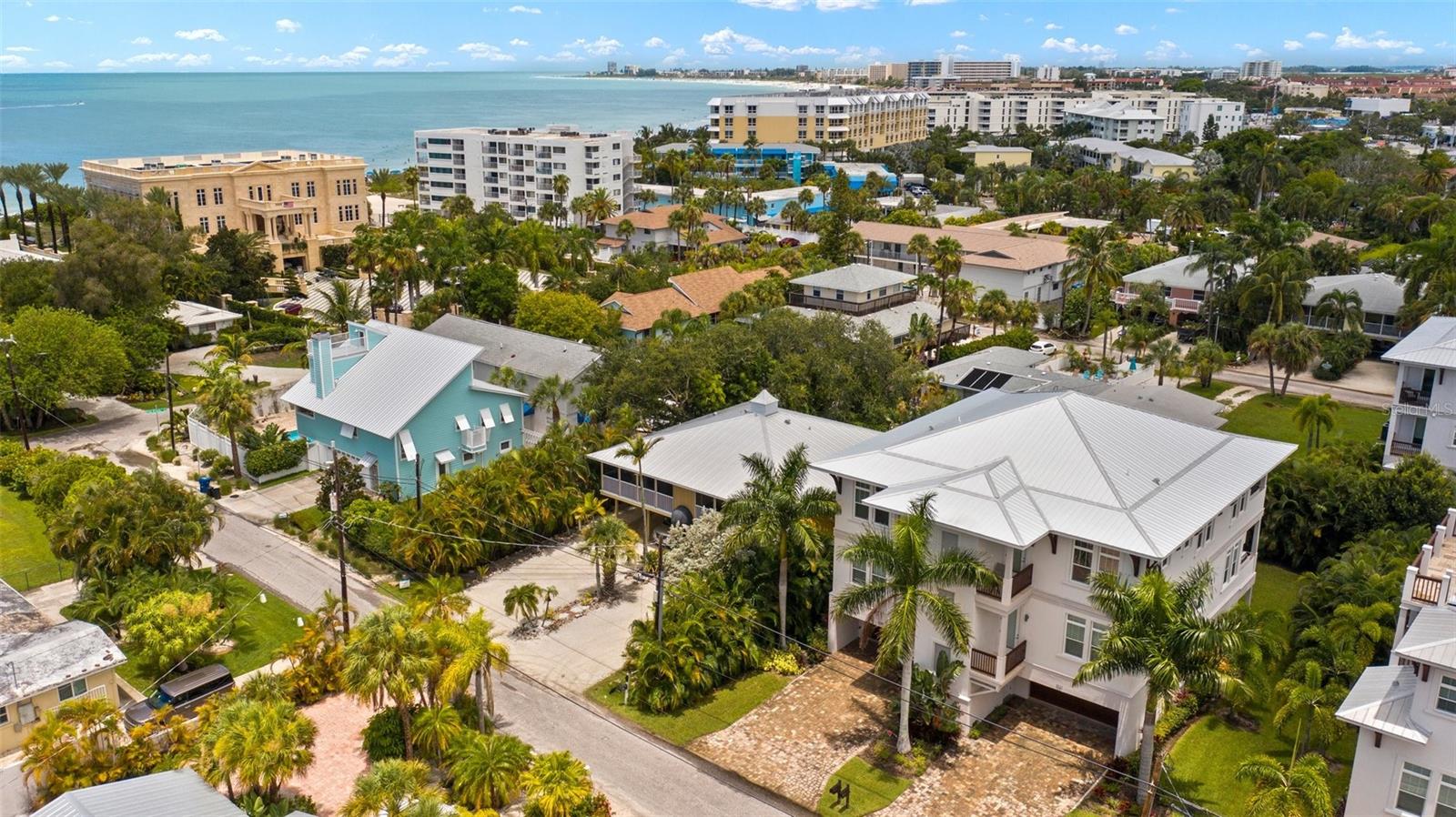 Image 2 of 46 For 1021 Crescent Street