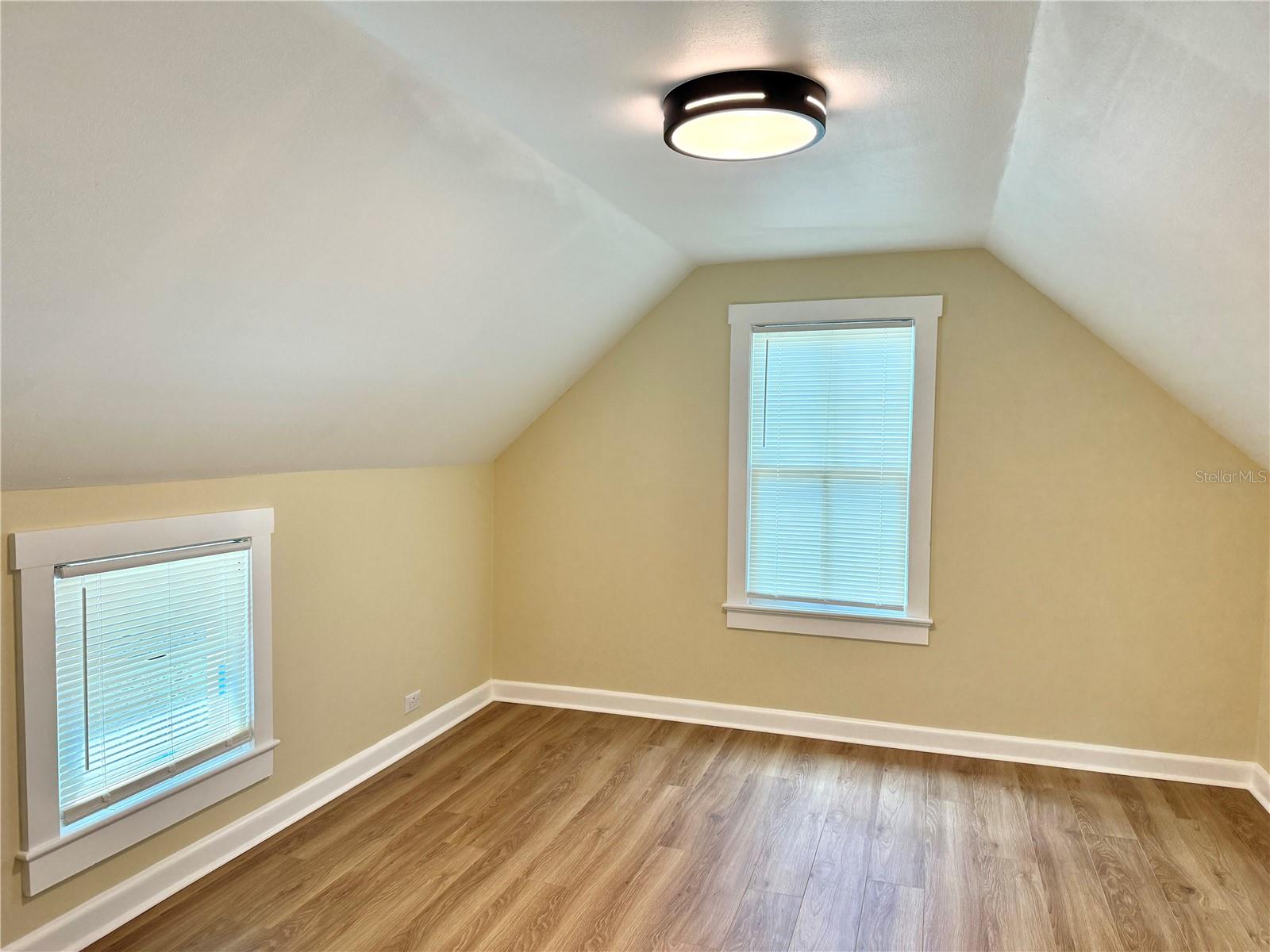 Image 10 of 13 For 1903 Osborne Avenue