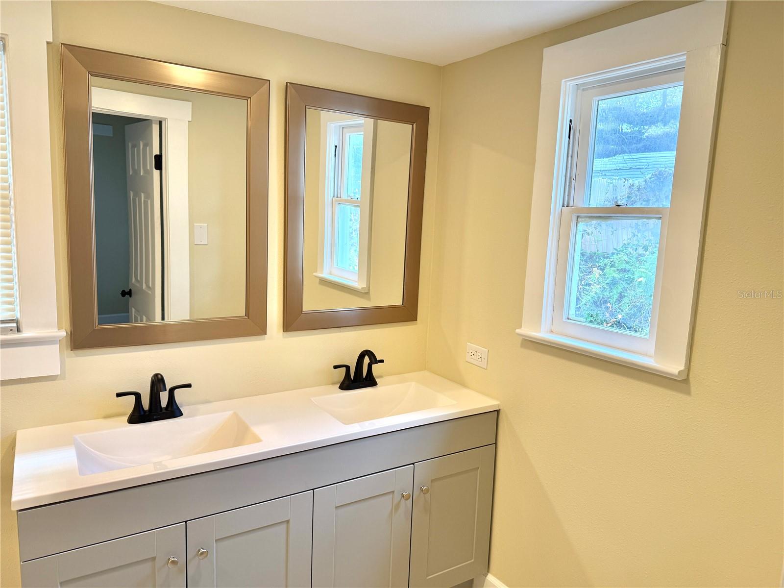 Image 9 of 13 For 1903 Osborne Avenue