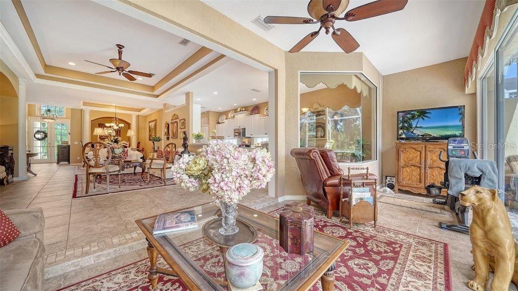 Image 23 of 72 For 8183 Nice Way