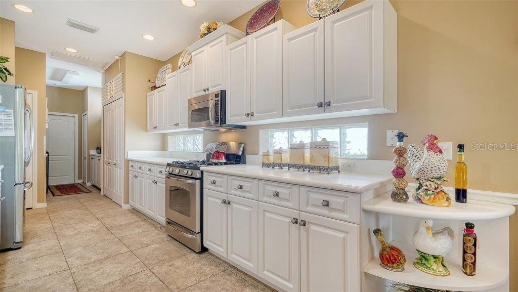 Image 28 of 72 For 8183 Nice Way