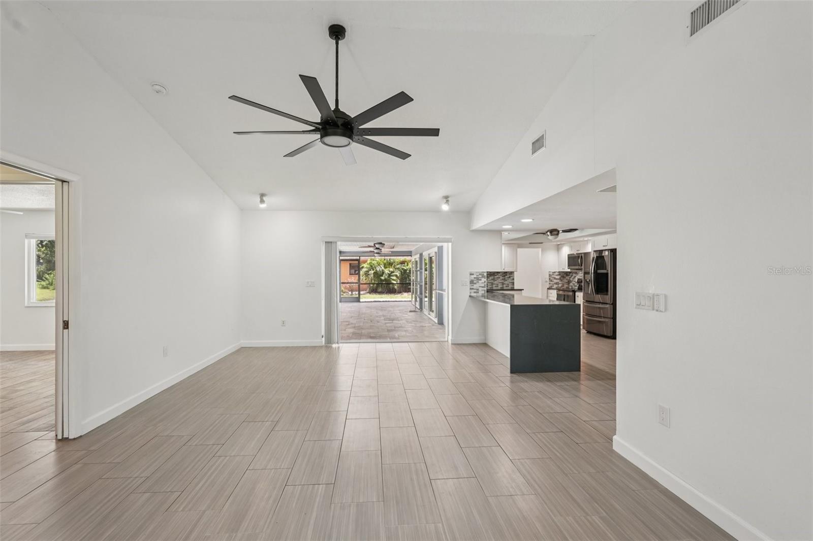 Image 17 of 21 For 5385 Dominica Circle