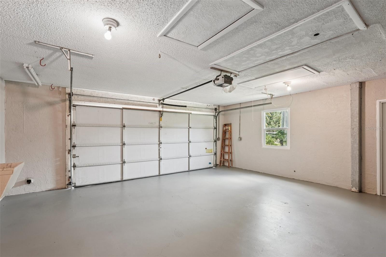 Image 20 of 21 For 5385 Dominica Circle