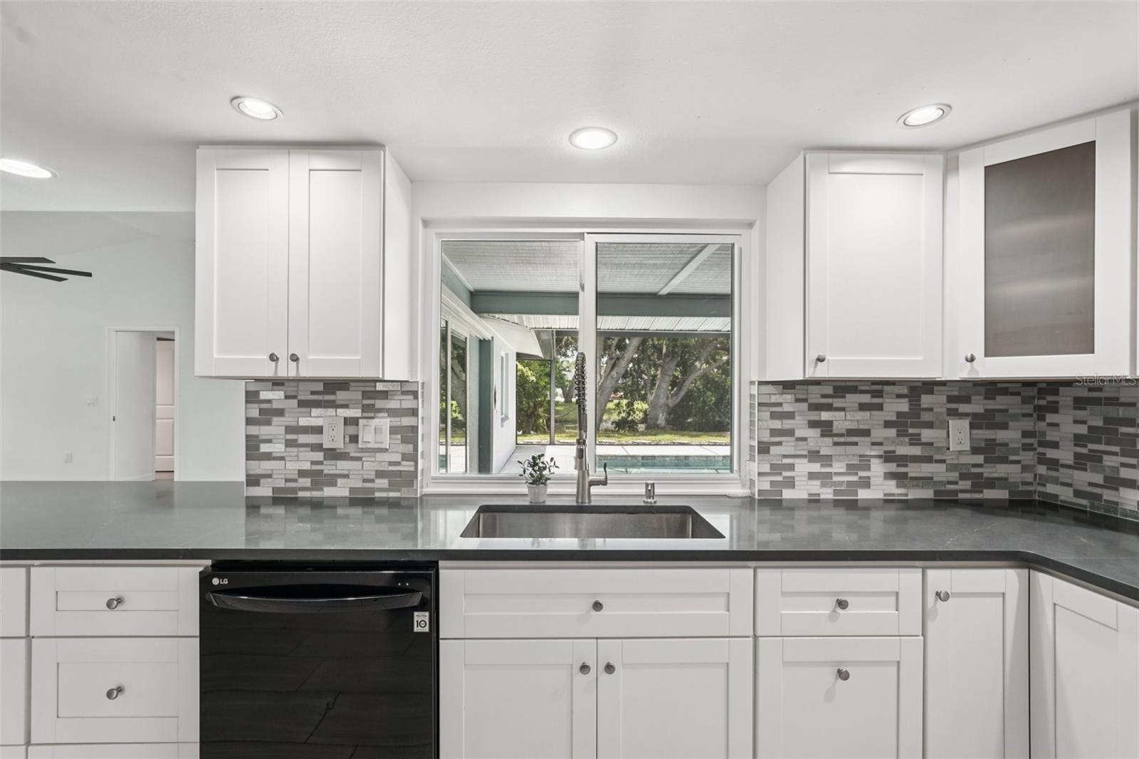 Image 6 of 21 For 5385 Dominica Circle