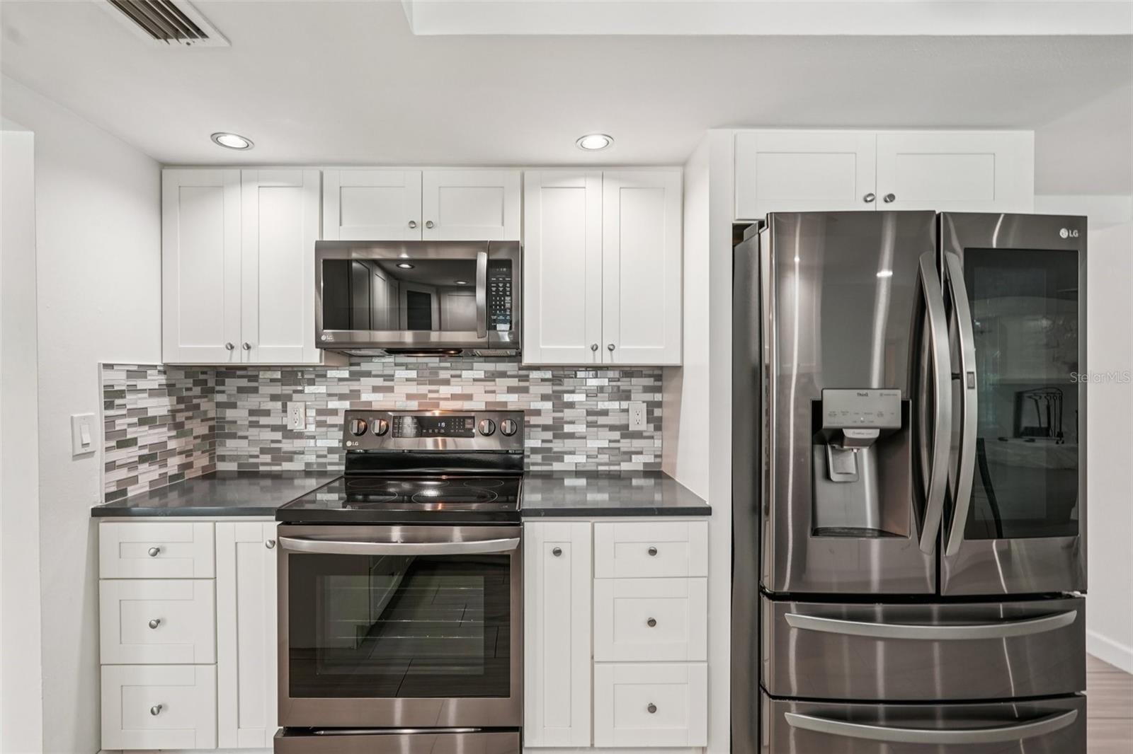 Image 7 of 21 For 5385 Dominica Circle