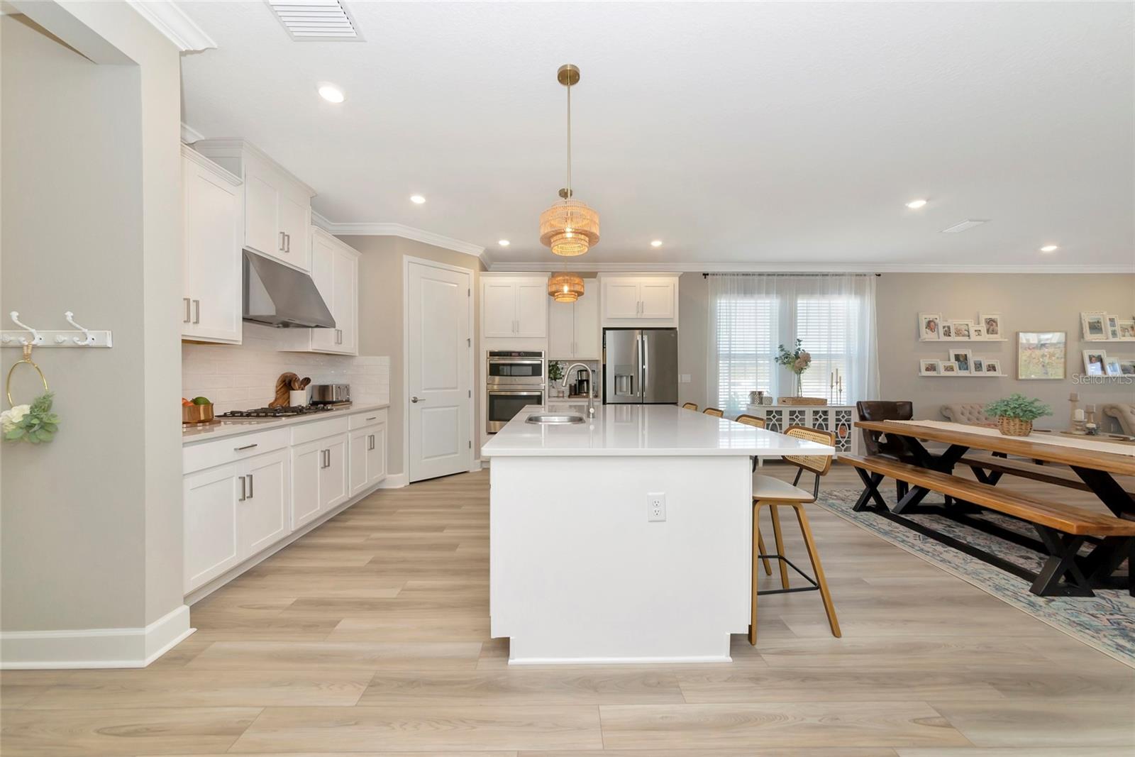 Image 10 of 100 For 8516 Golden Dawn Court