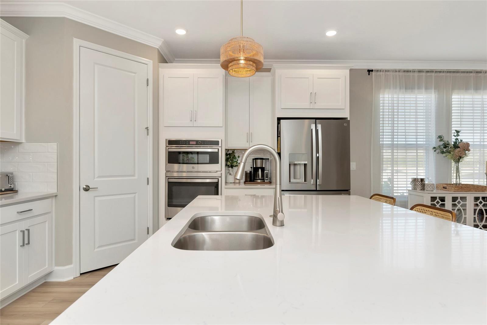 Image 11 of 100 For 8516 Golden Dawn Court