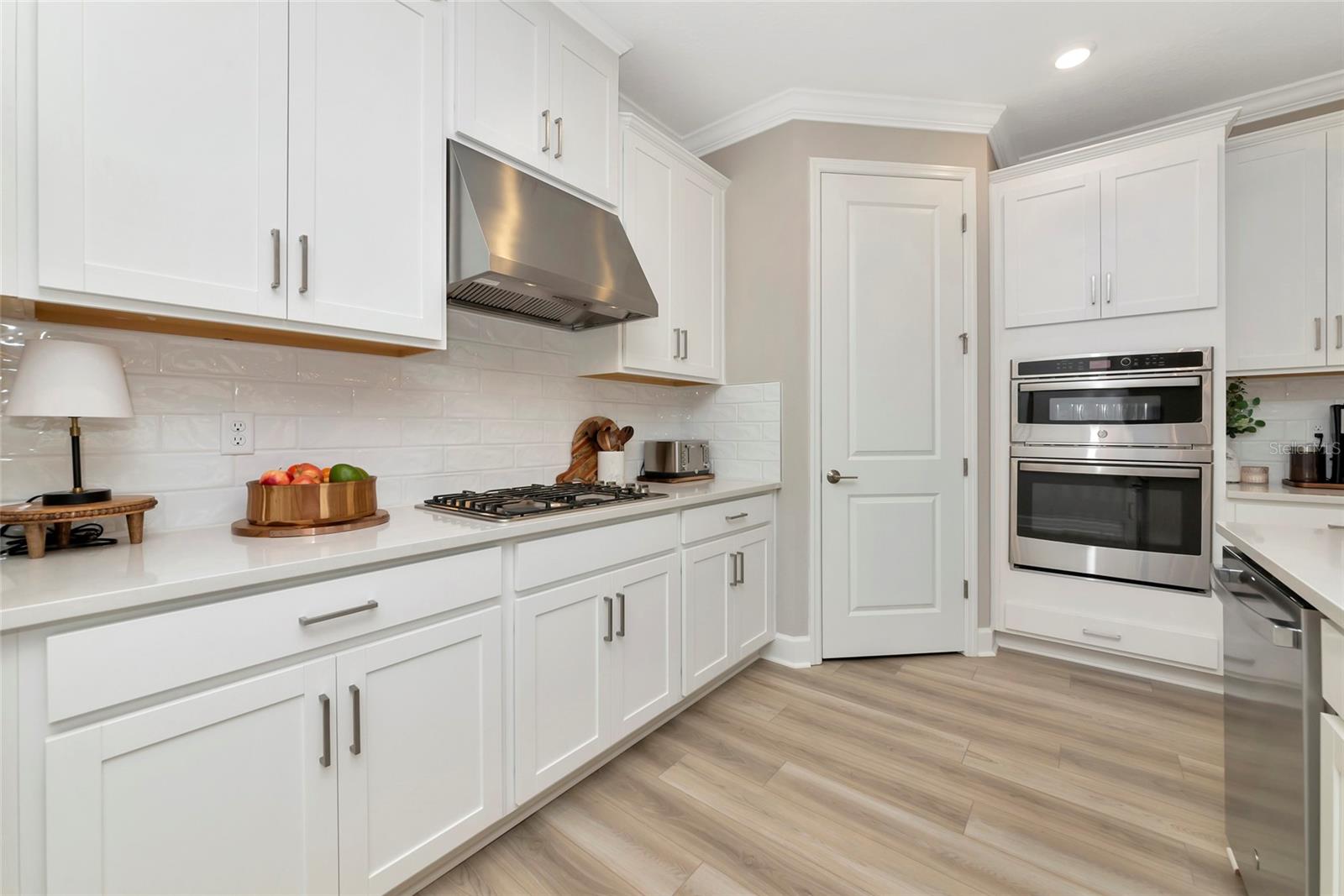 Image 12 of 100 For 8516 Golden Dawn Court