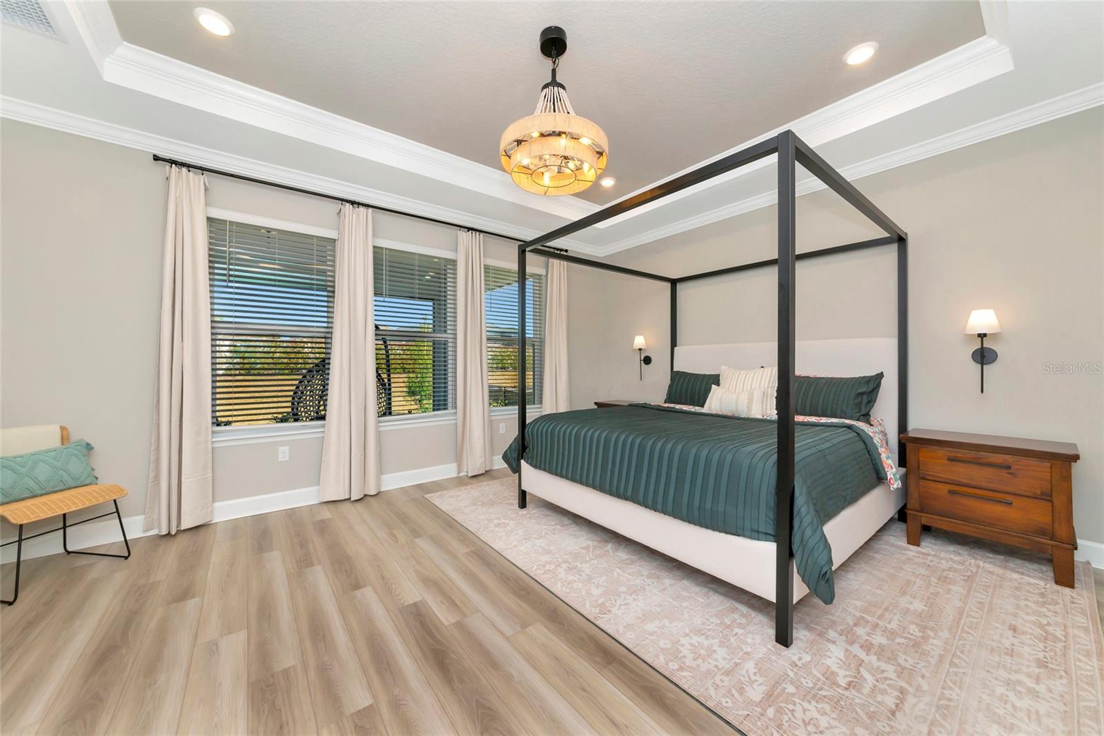 Image 21 of 100 For 8516 Golden Dawn Court