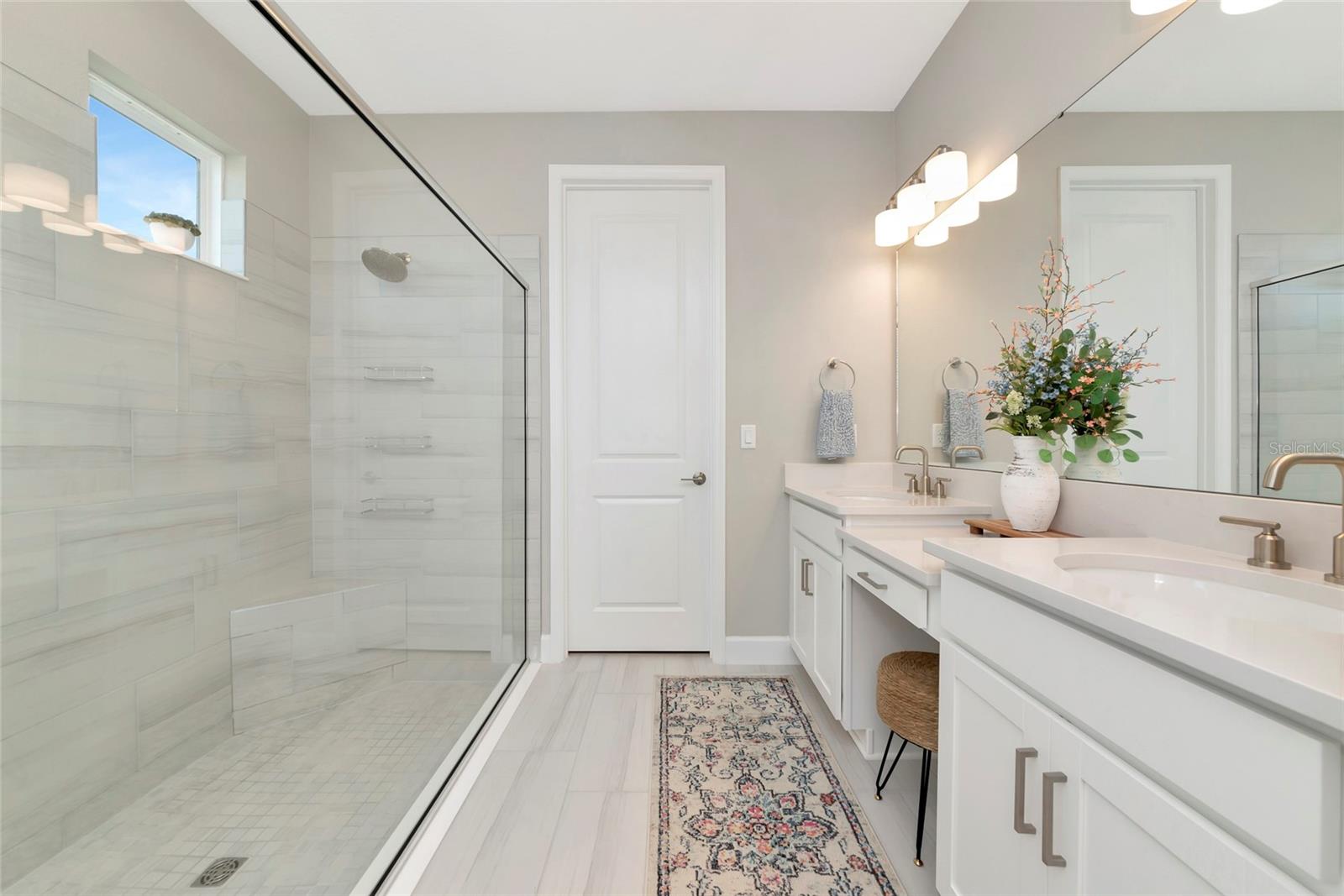 Image 25 of 100 For 8516 Golden Dawn Court