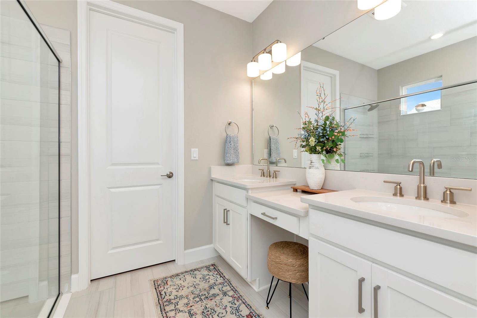 Image 26 of 100 For 8516 Golden Dawn Court