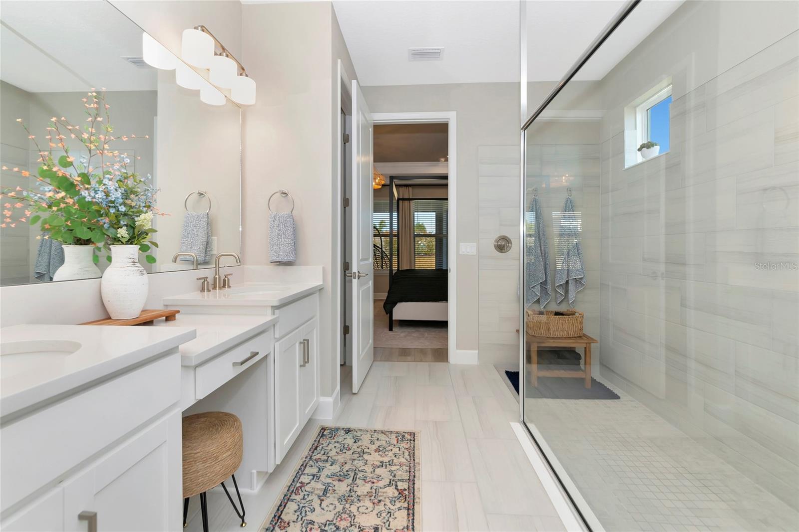 Image 28 of 100 For 8516 Golden Dawn Court