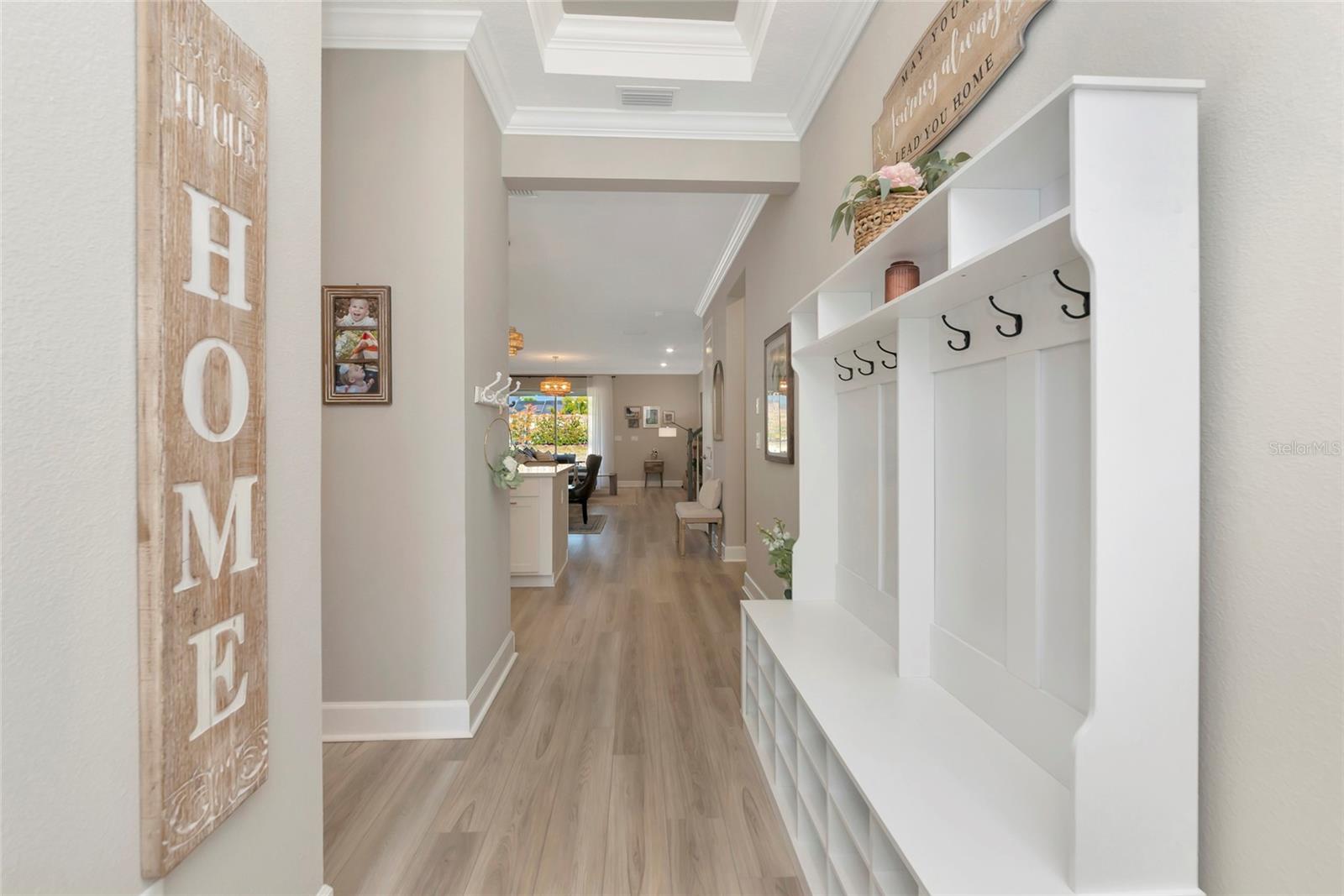 Image 3 of 100 For 8516 Golden Dawn Court