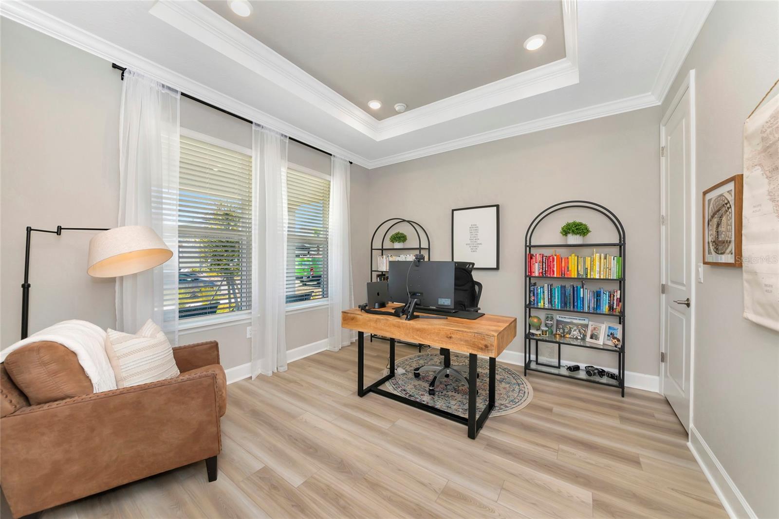 Image 30 of 100 For 8516 Golden Dawn Court