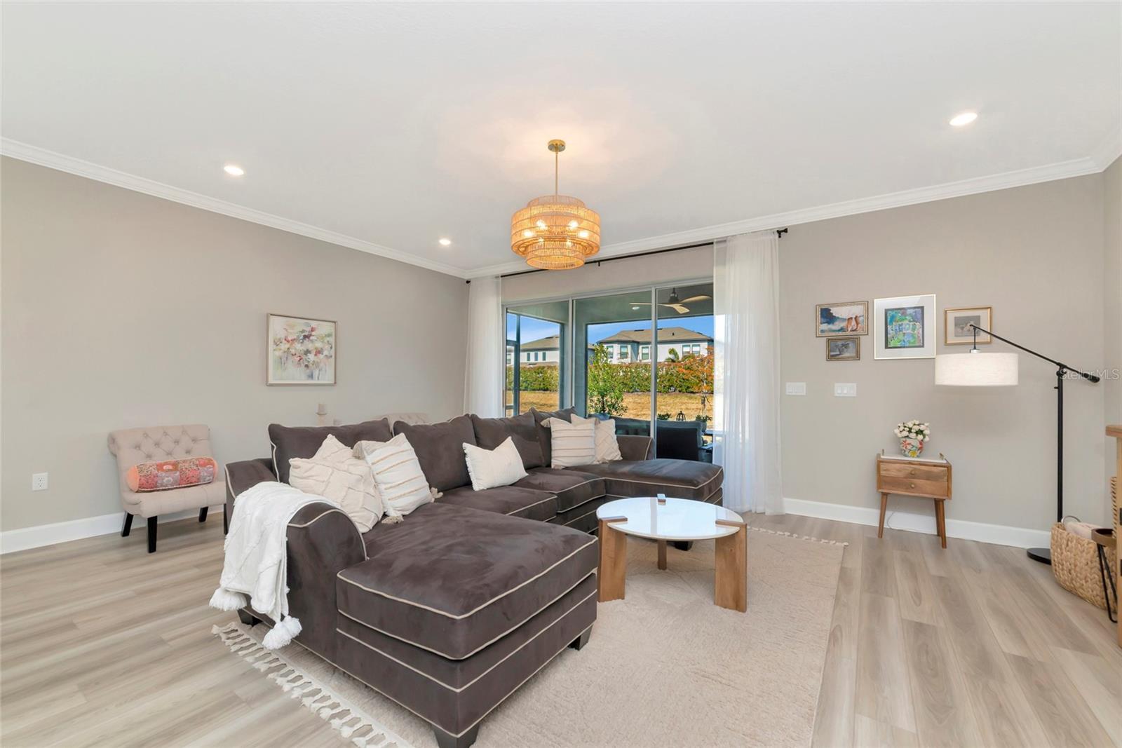 Image 5 of 100 For 8516 Golden Dawn Court