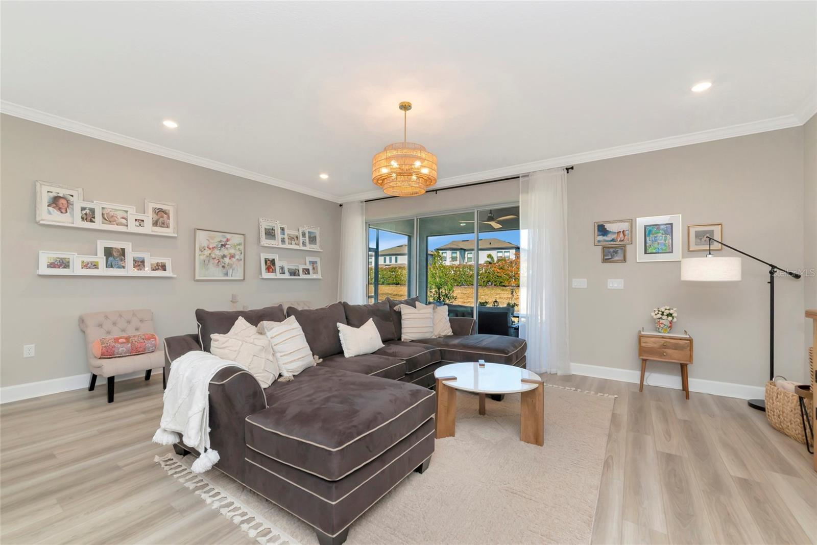 Image 6 of 100 For 8516 Golden Dawn Court