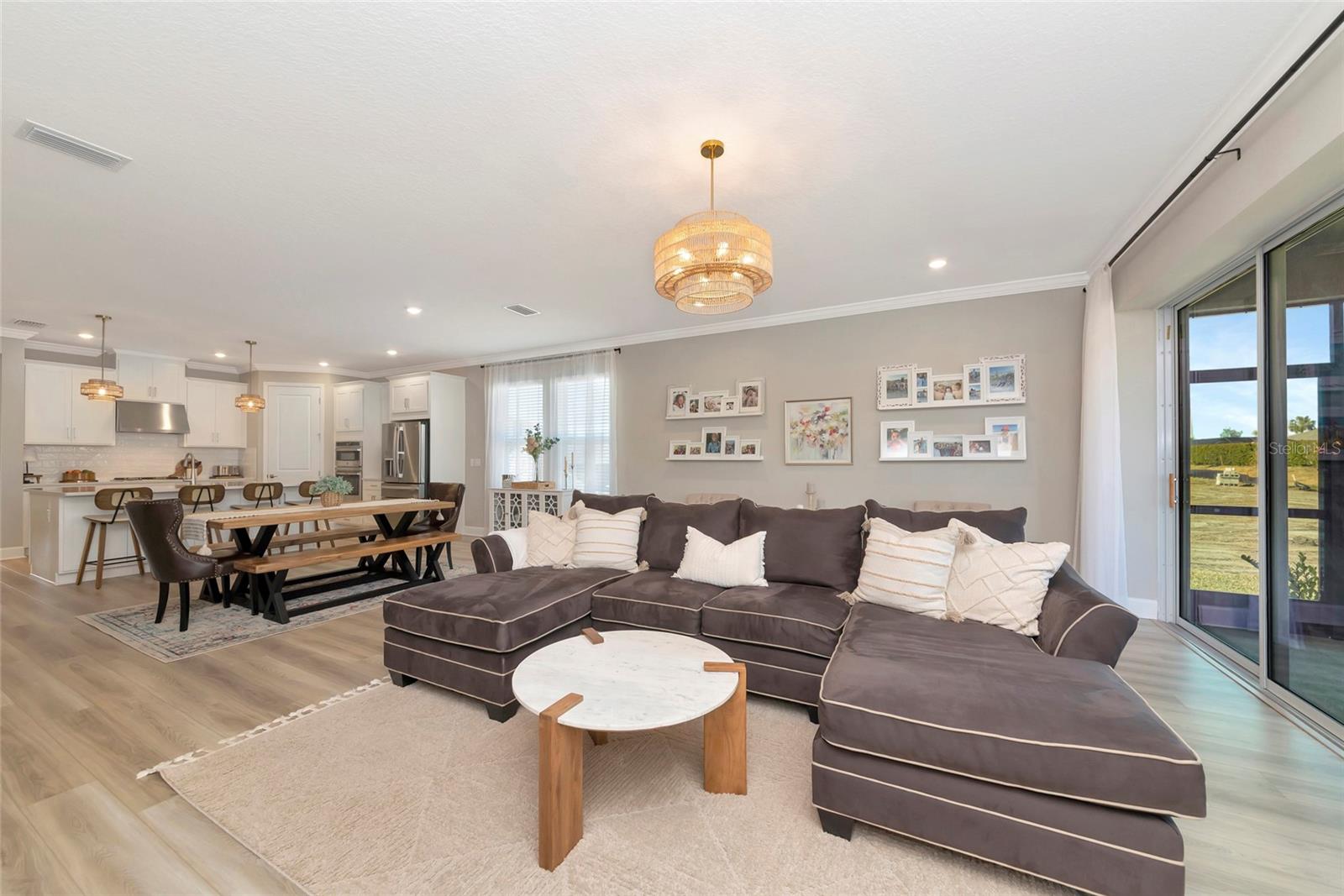 Image 7 of 100 For 8516 Golden Dawn Court